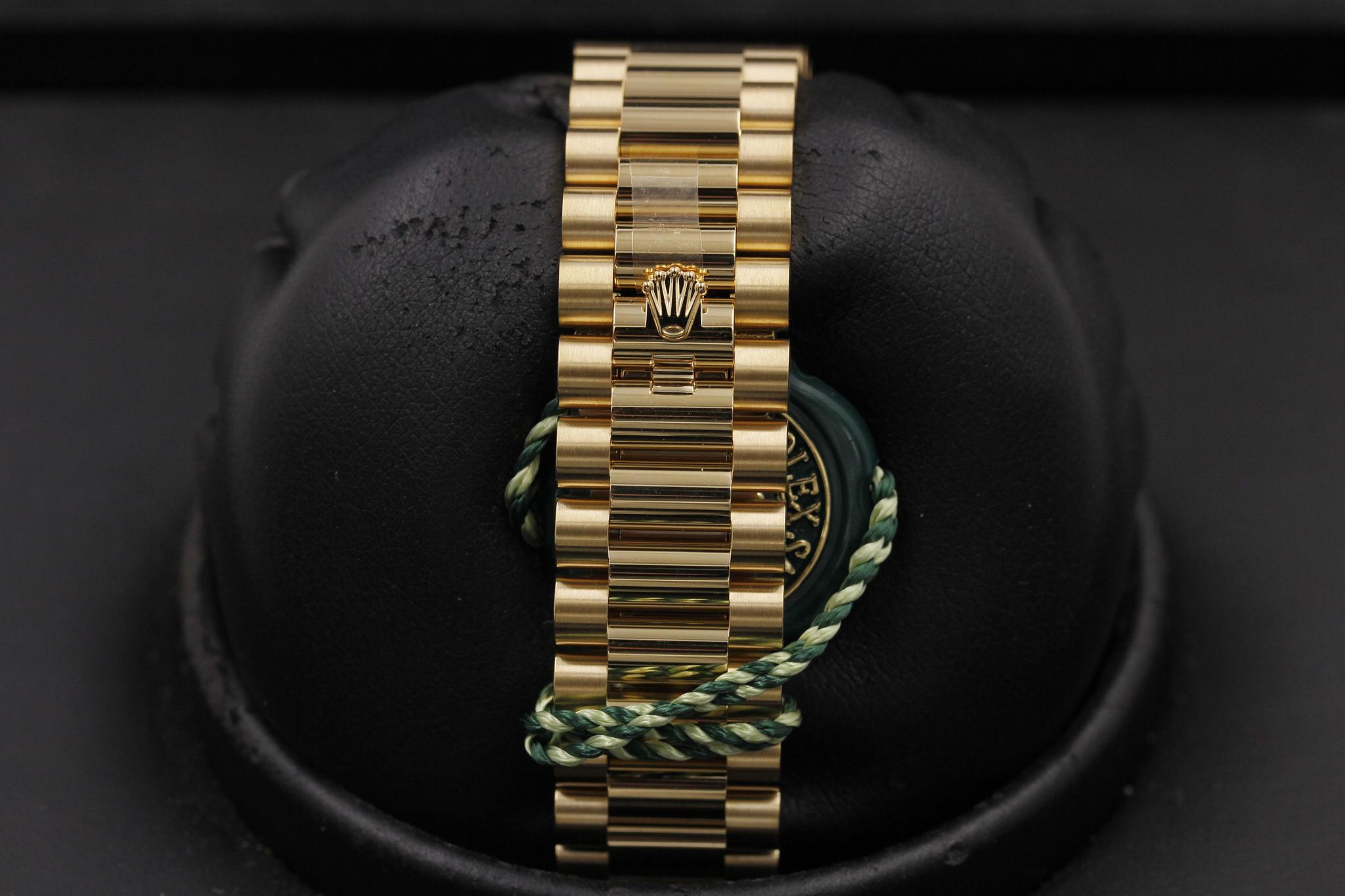 Watch Image 8