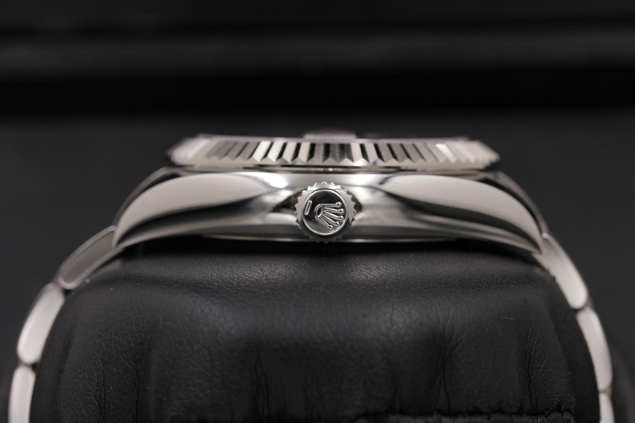 Watch Image 3