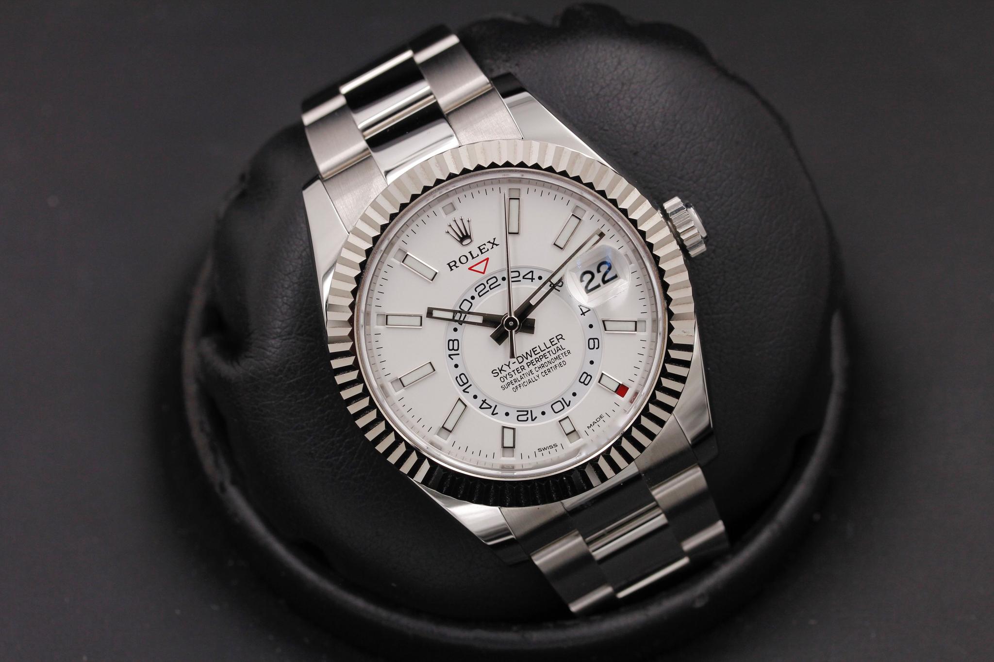 Watch Image 9