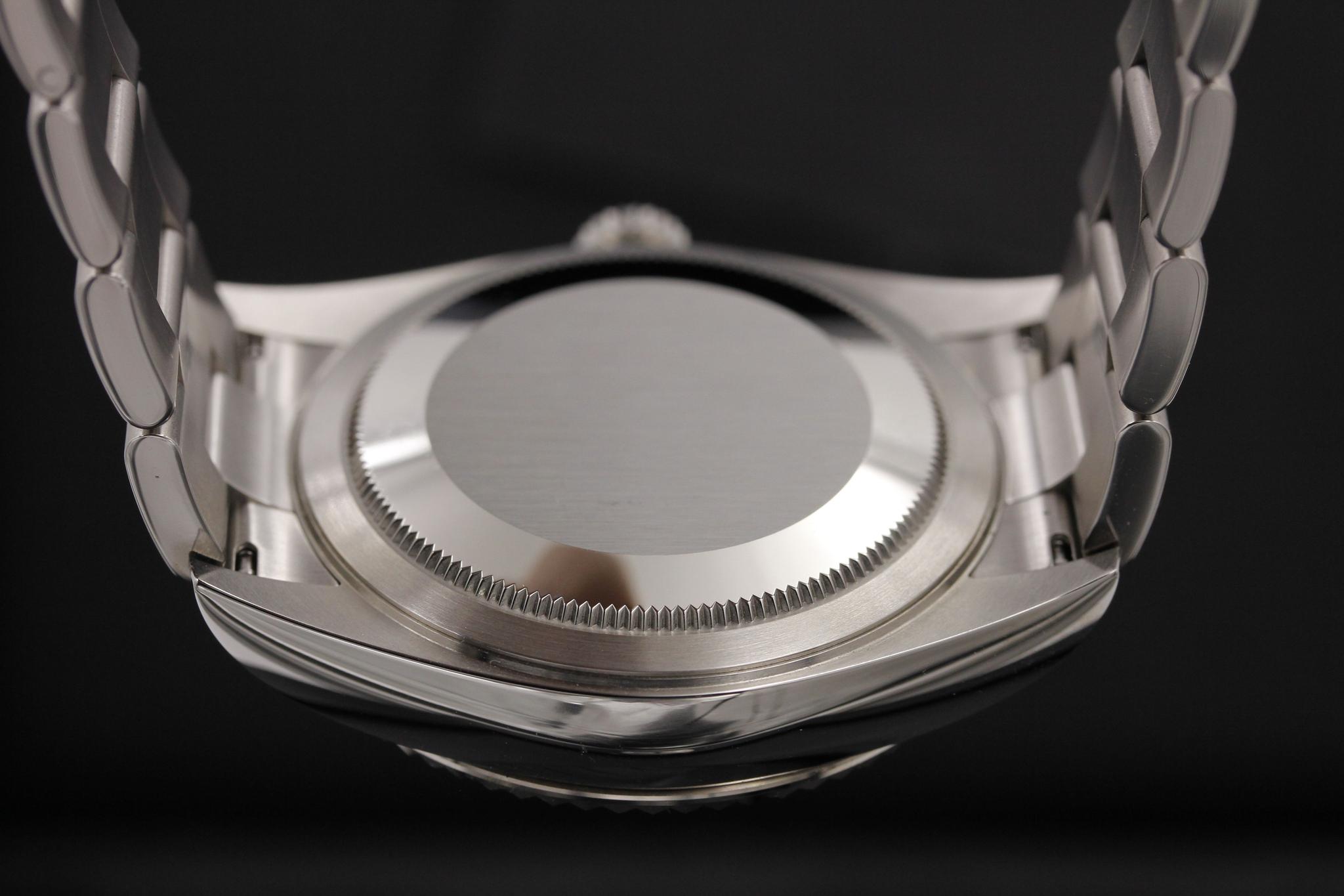 Watch Image 7