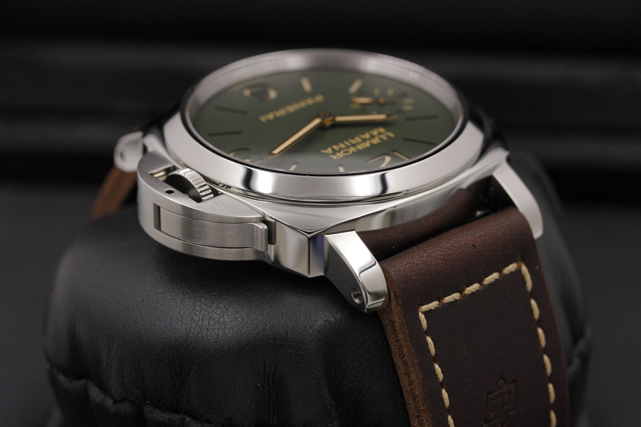 Watch Image 4