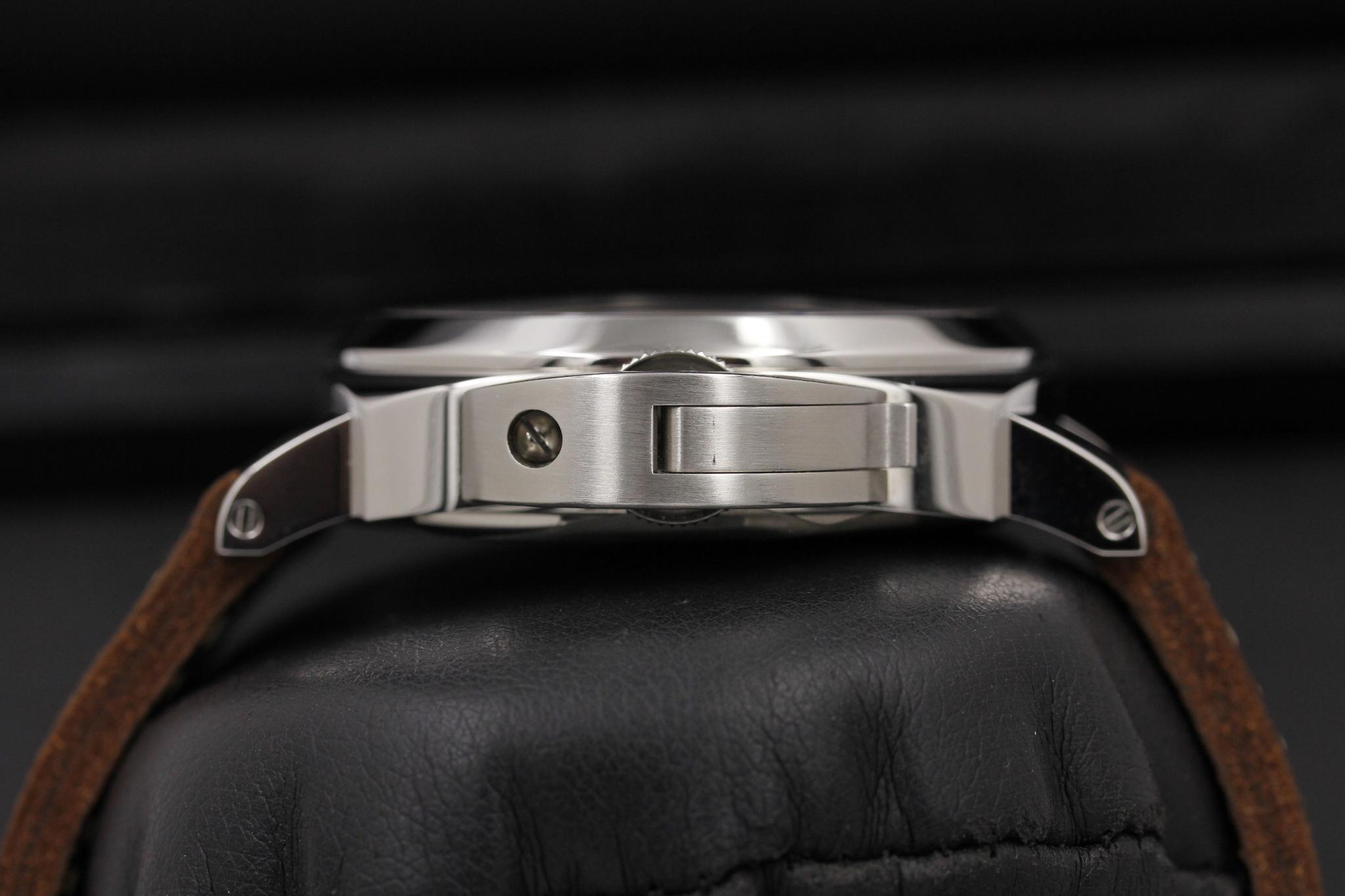 Watch Image 3