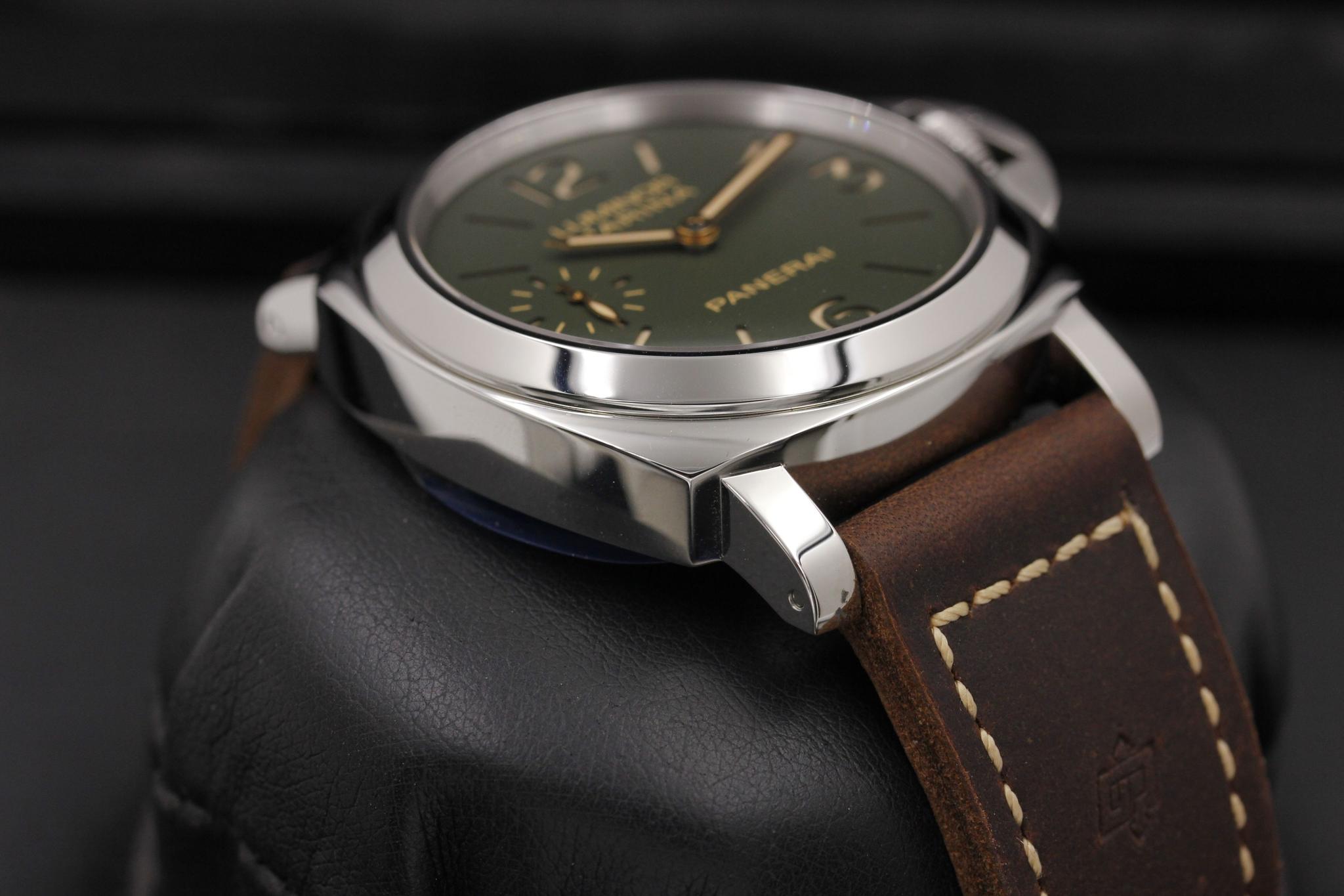 Watch Image 6