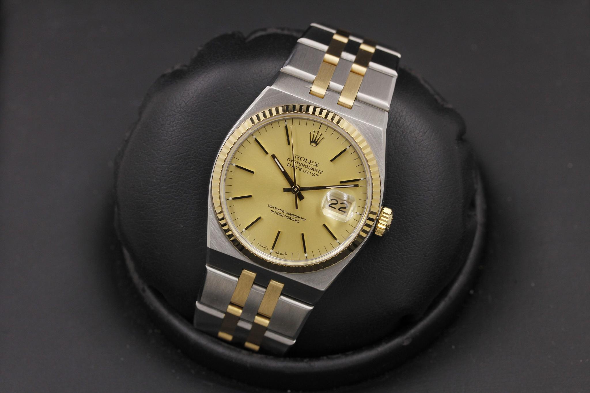 Watch Image 10