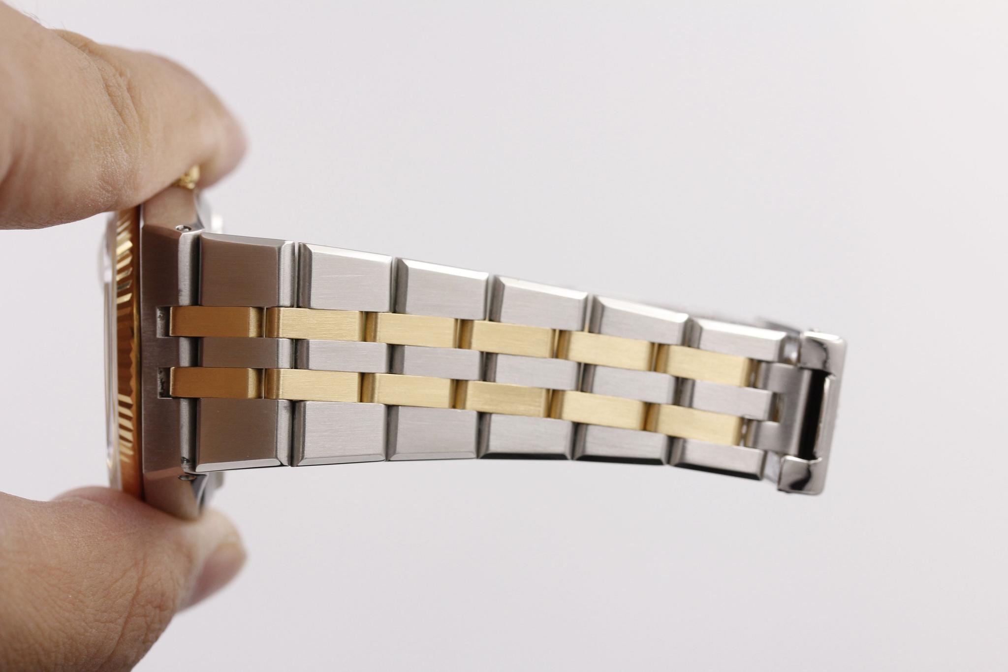 Watch Image 12