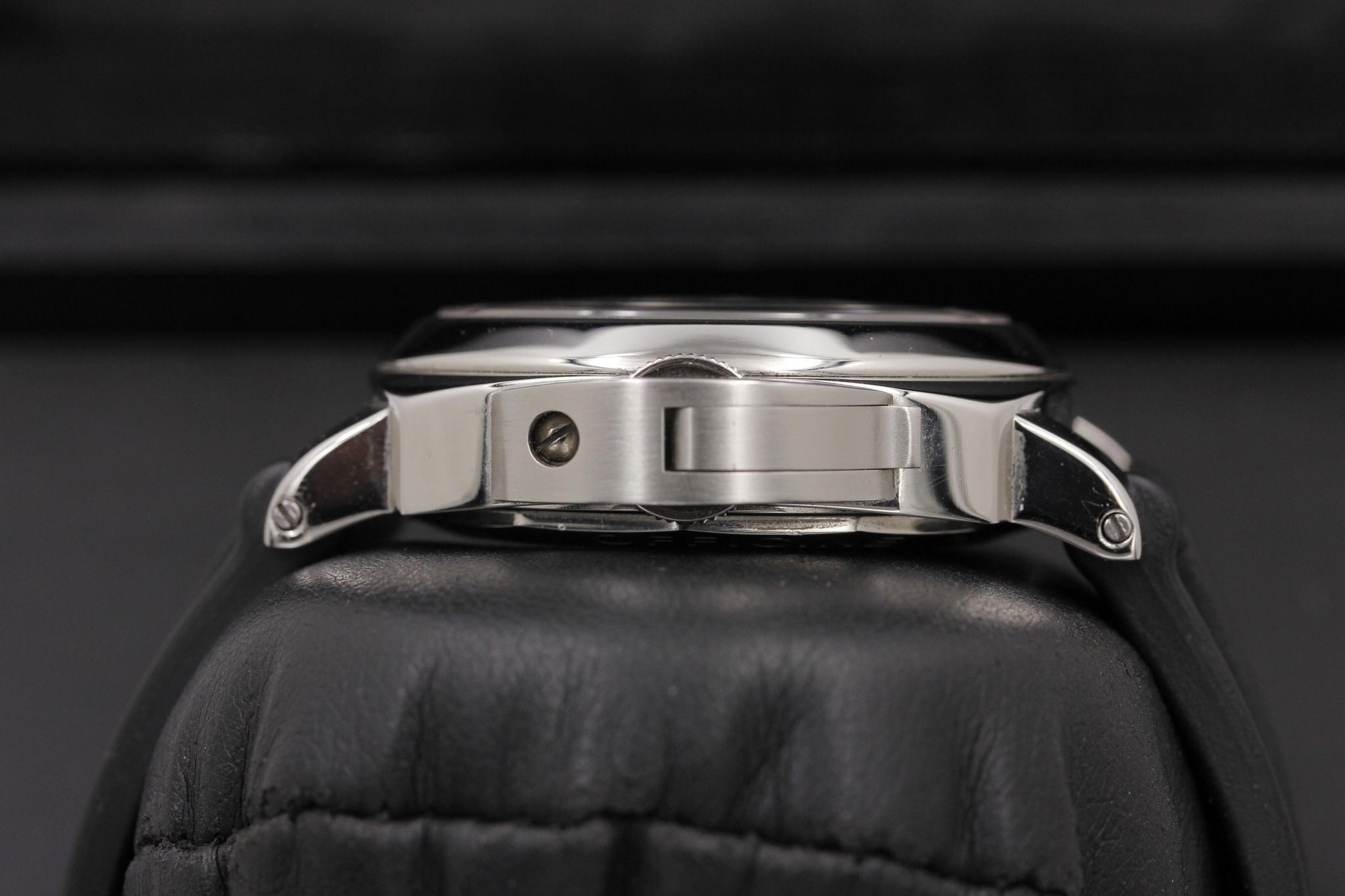 Watch Image 3