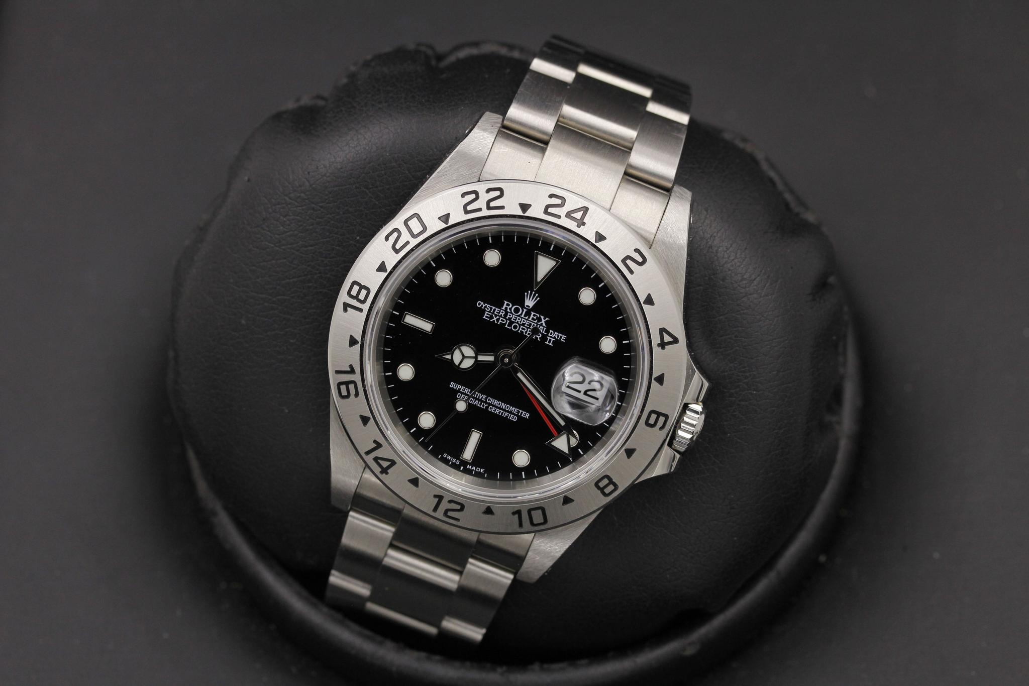 Watch Image 10