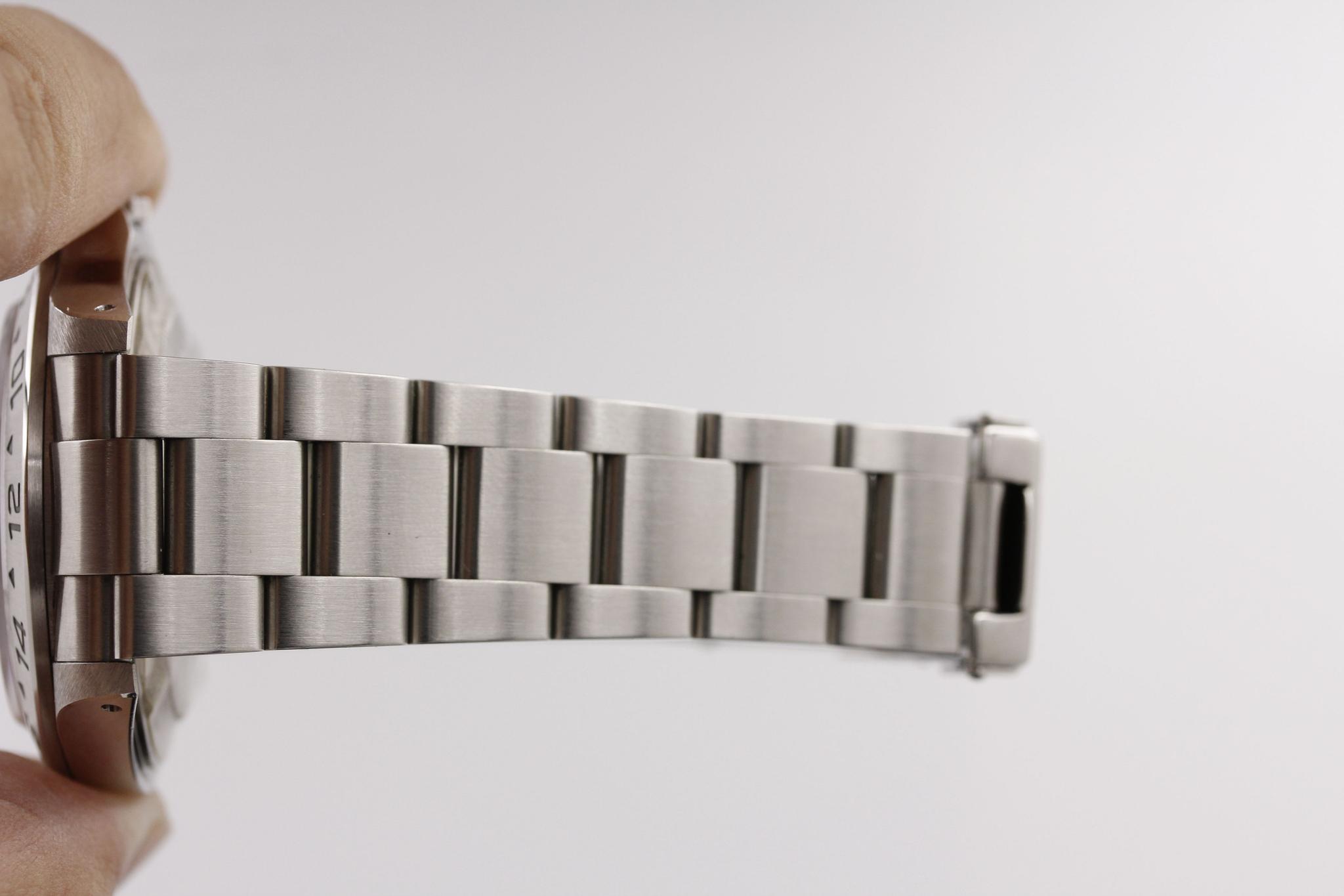 Watch Image 11