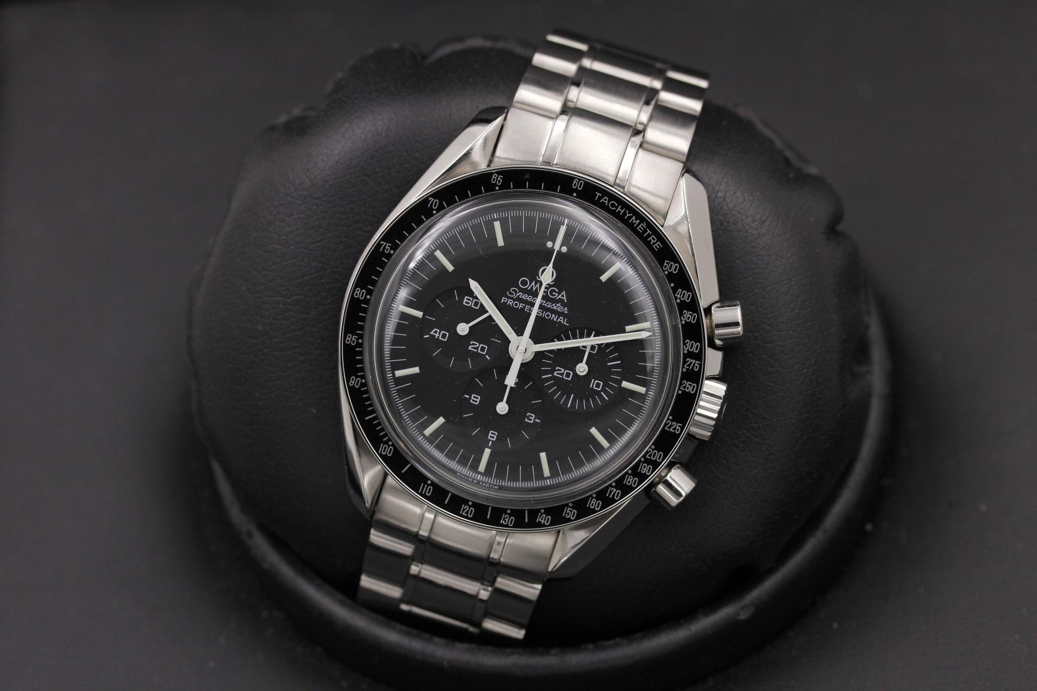 Watch Image 10