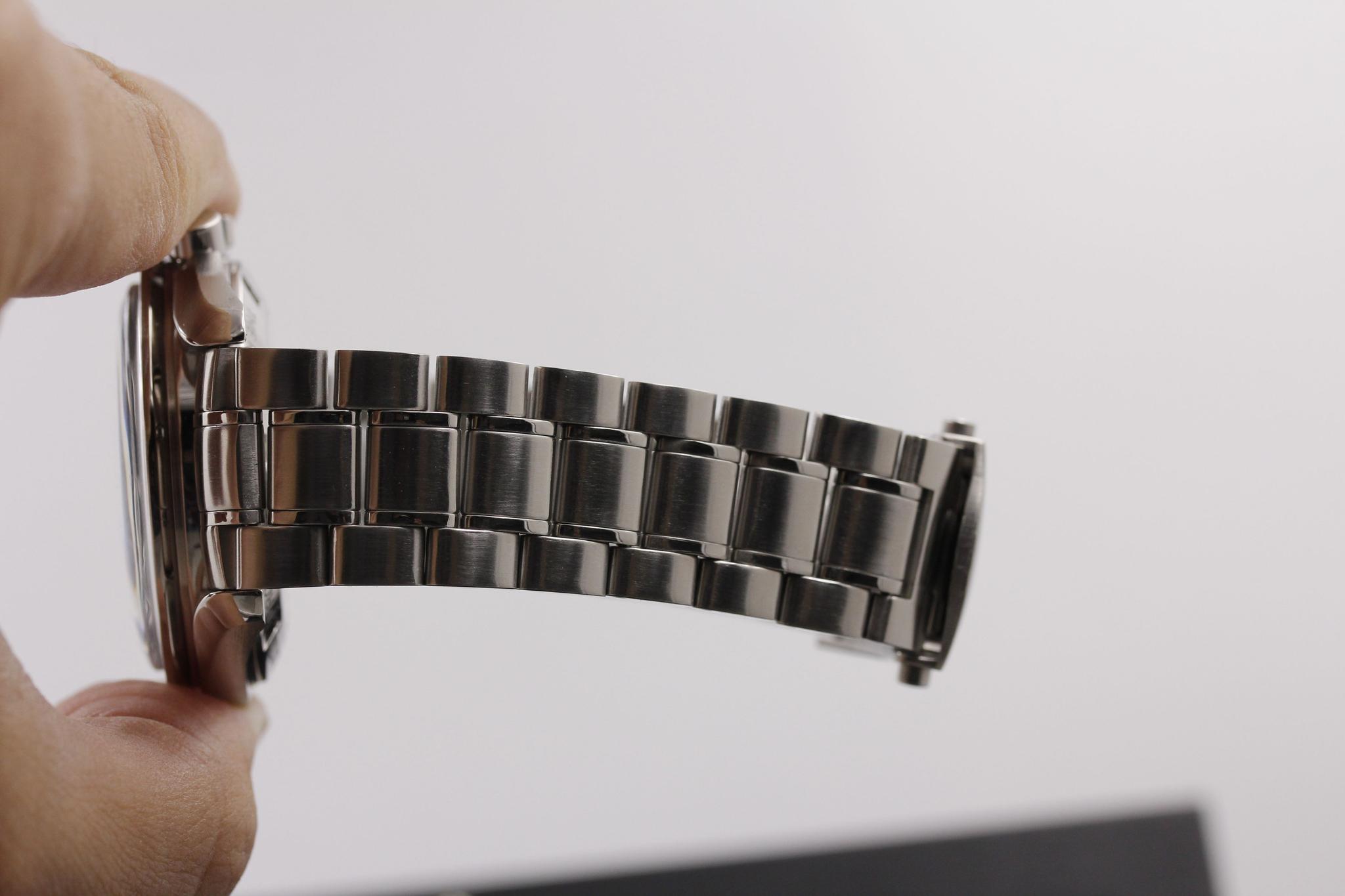 Watch Image 11
