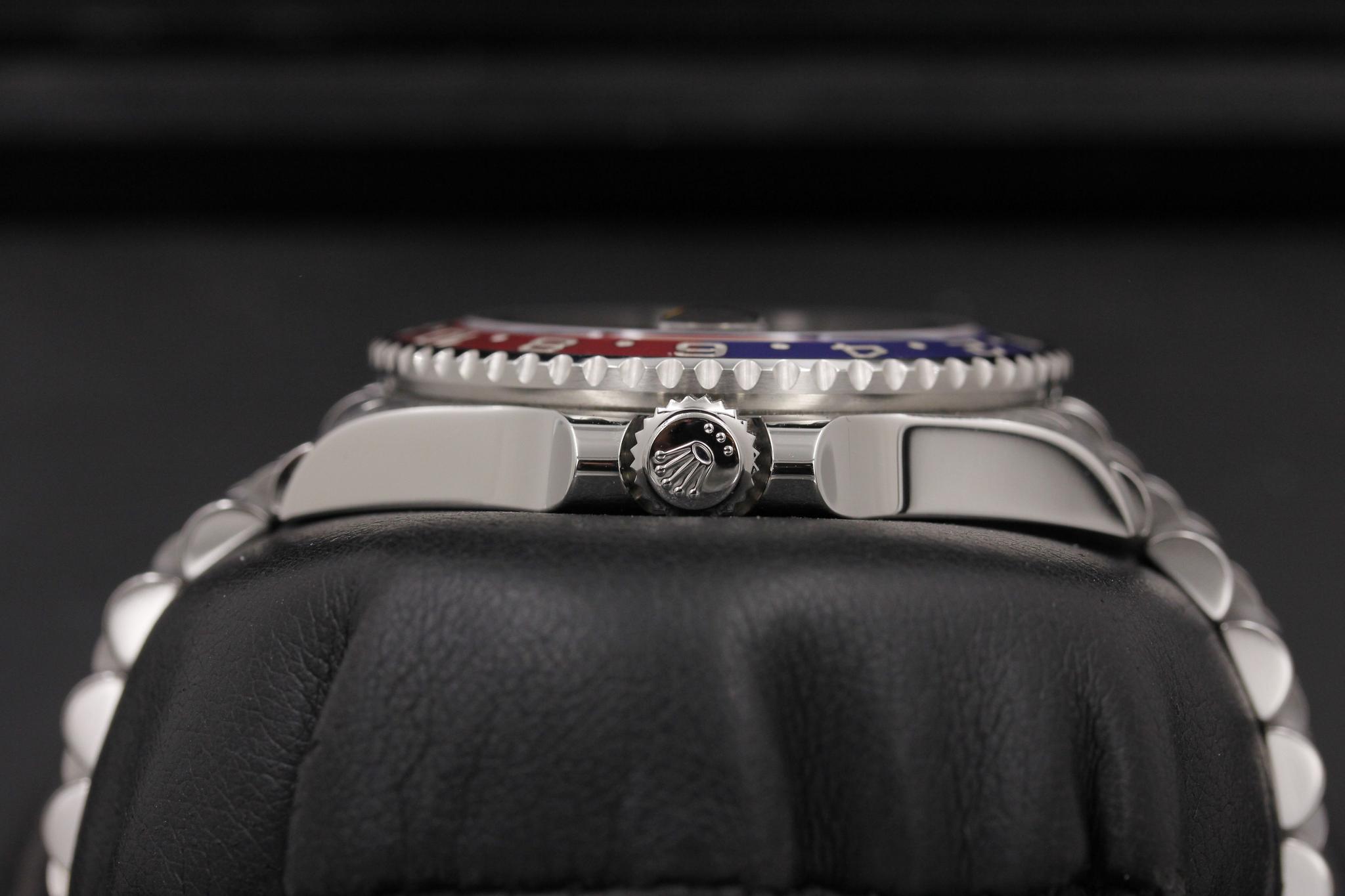 Watch Image 3