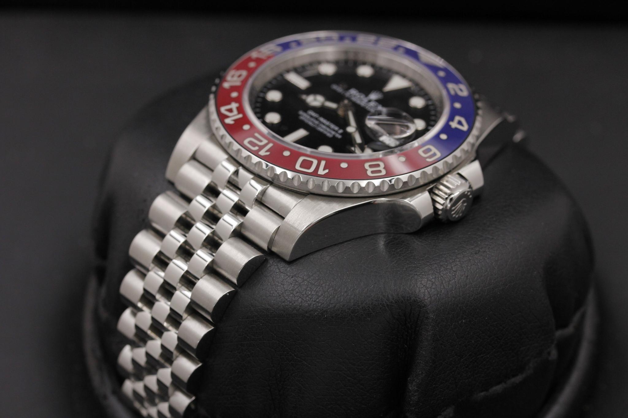 Watch Image 2