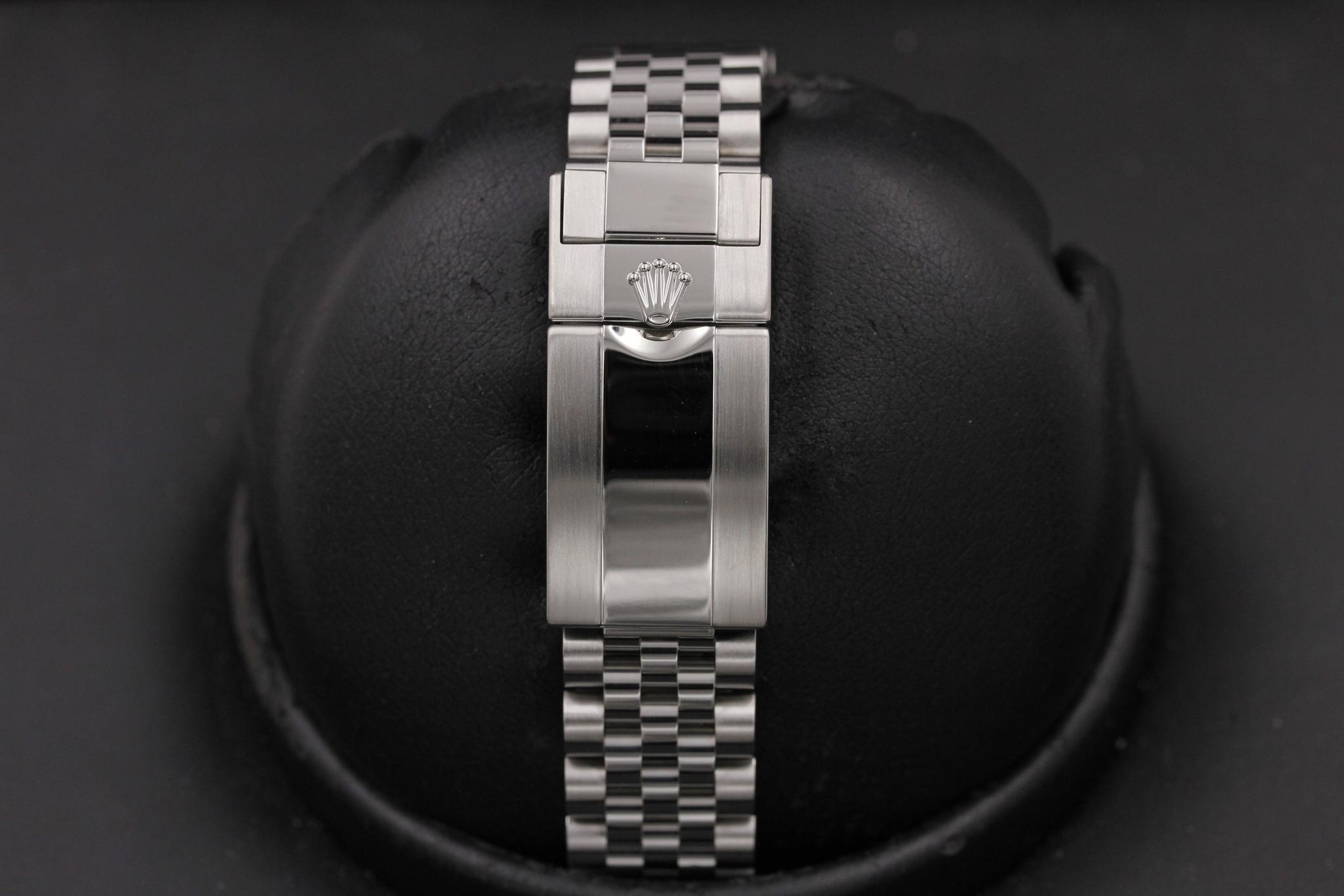 Watch Image 8