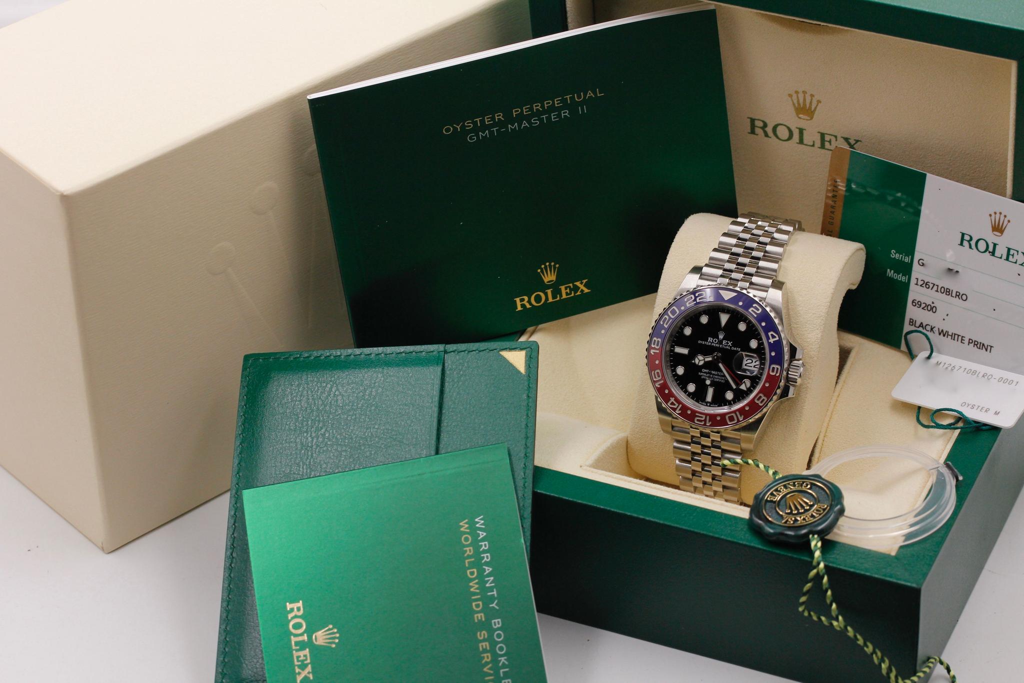 Watch Image 11