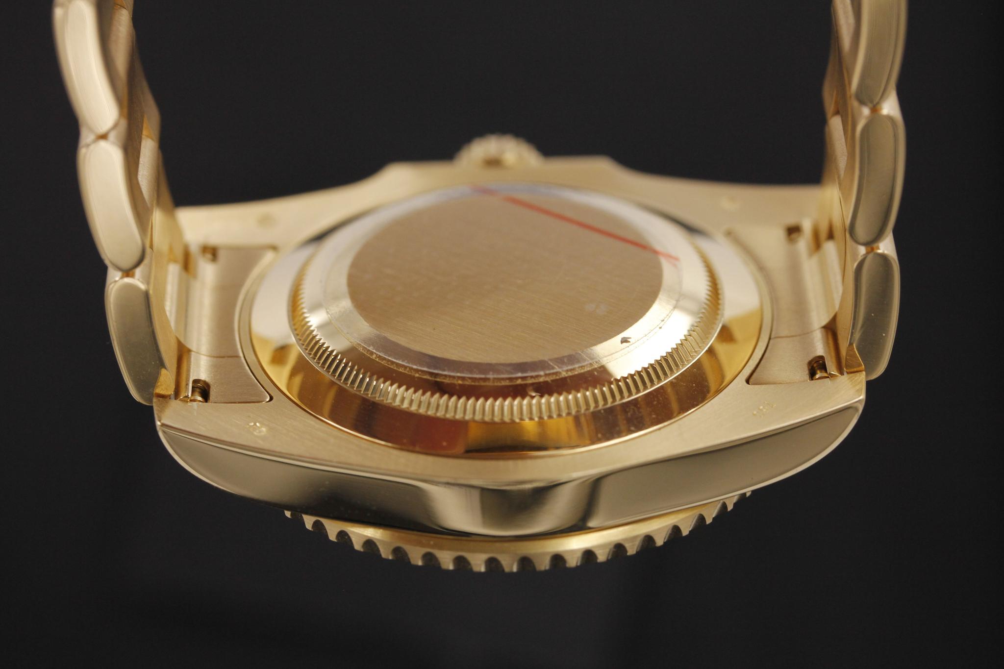 Watch Image 7