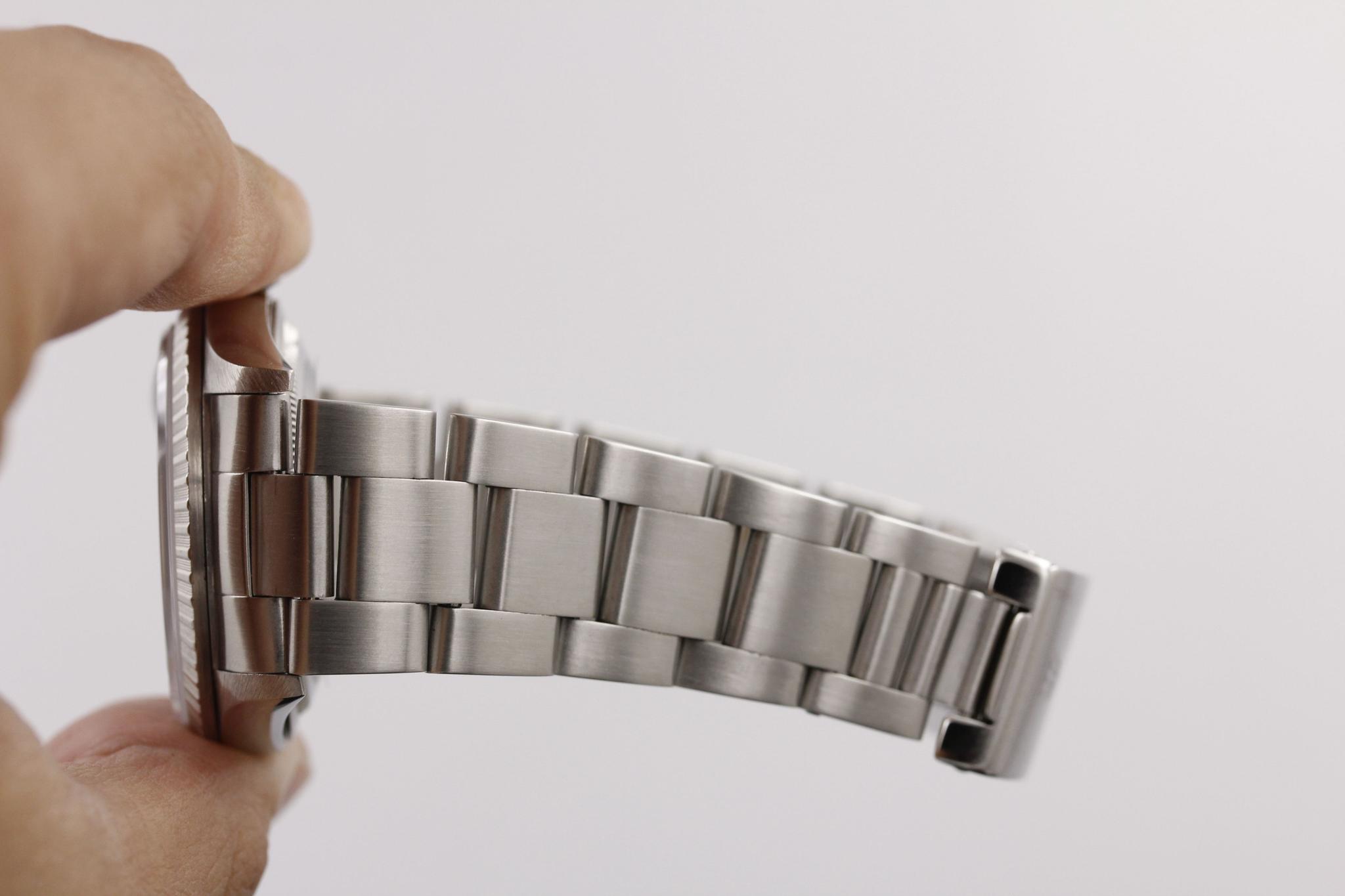 Watch Image 9