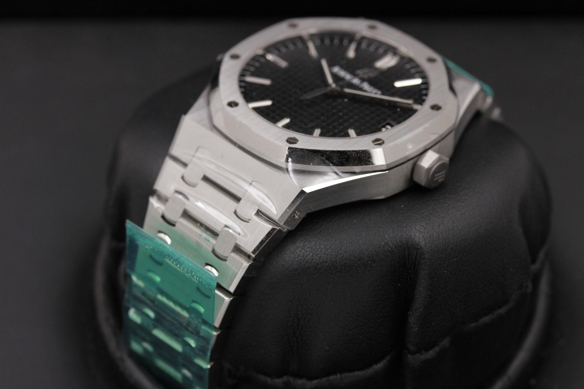Watch Image 2