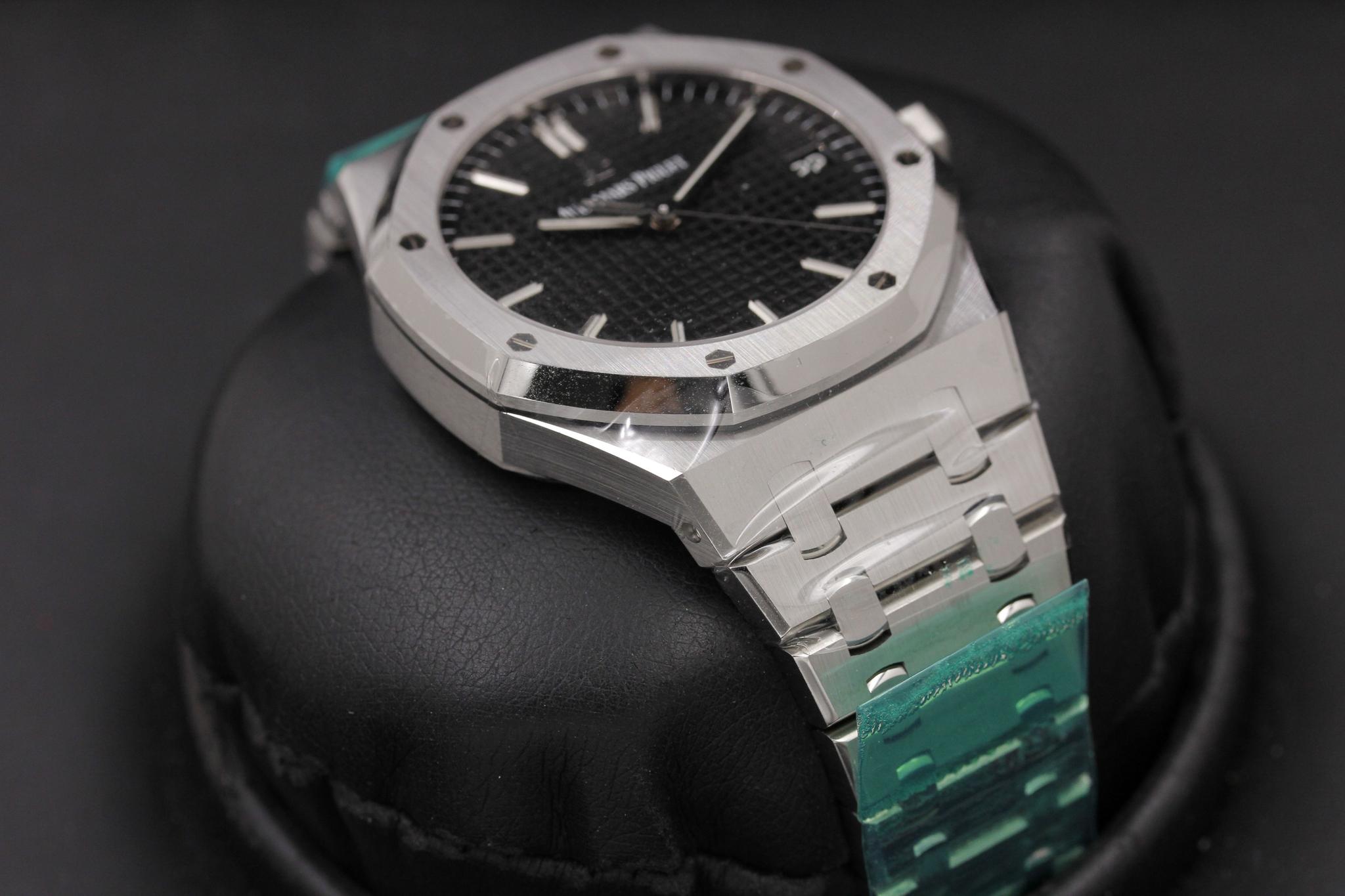 Watch Image 6
