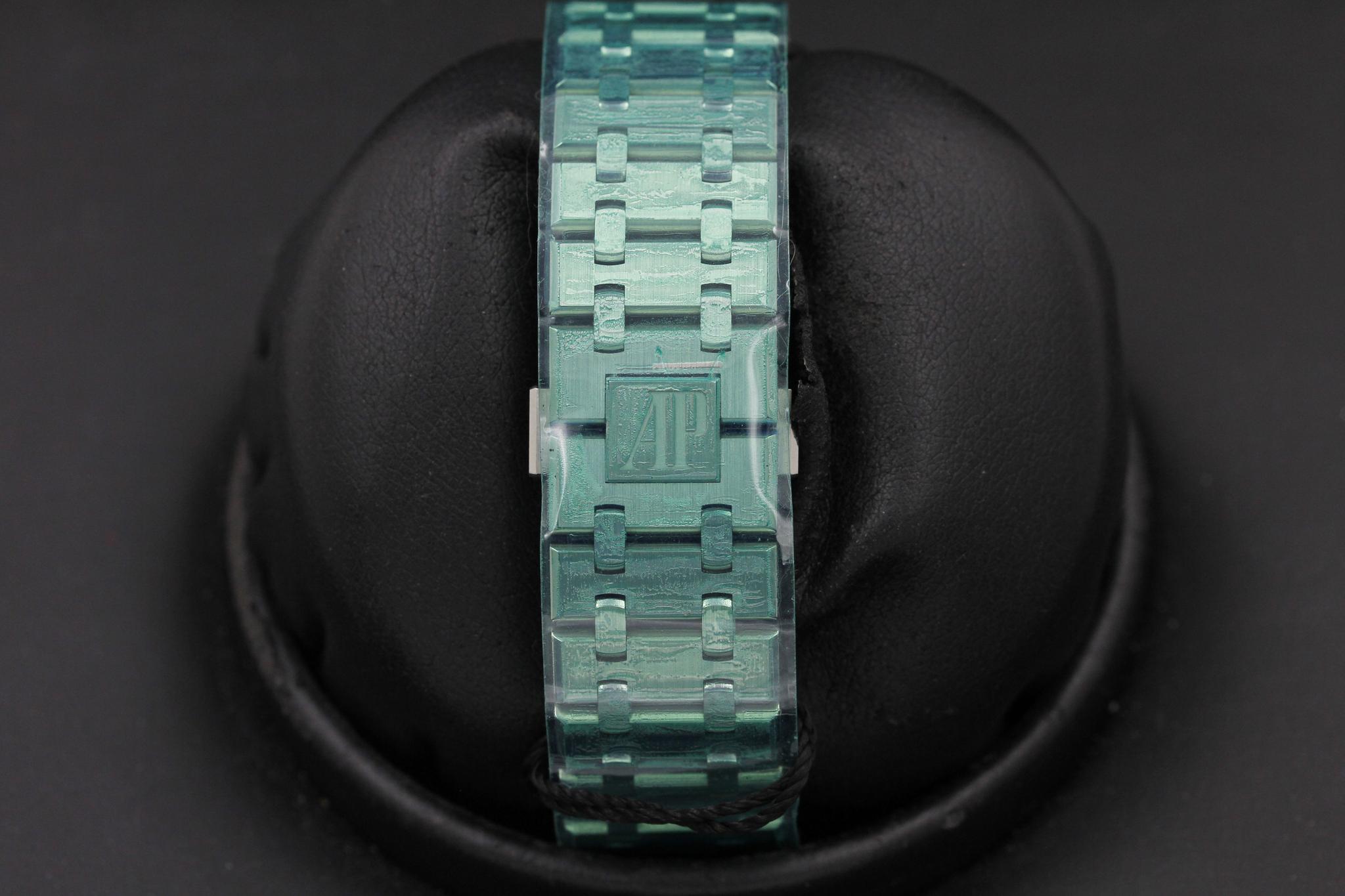 Watch Image 8