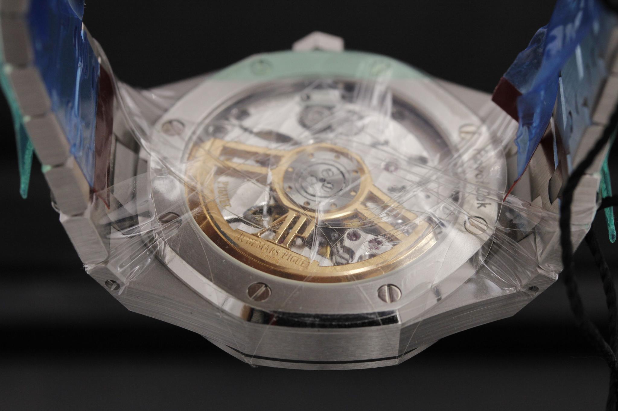 Watch Image 7