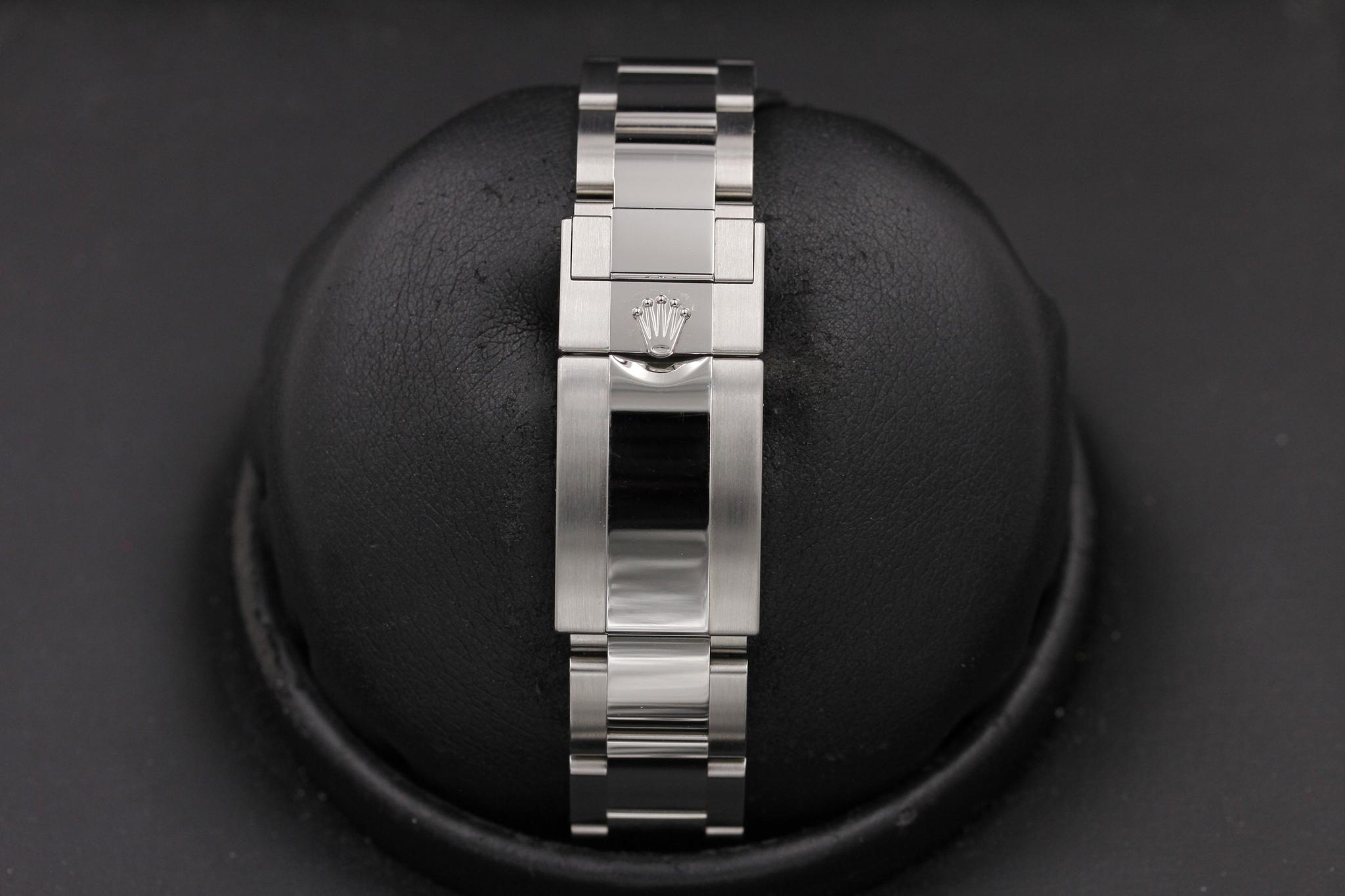 Watch Image 8