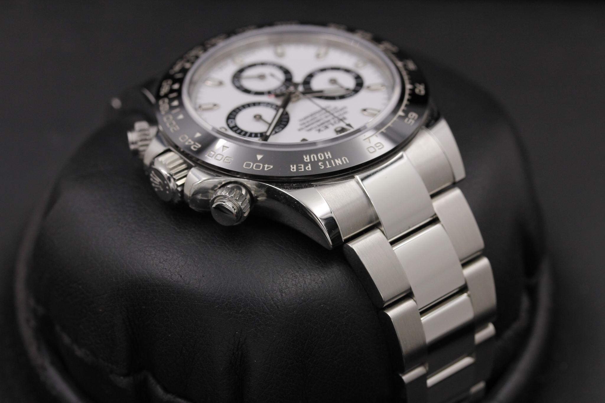 Watch Image 4