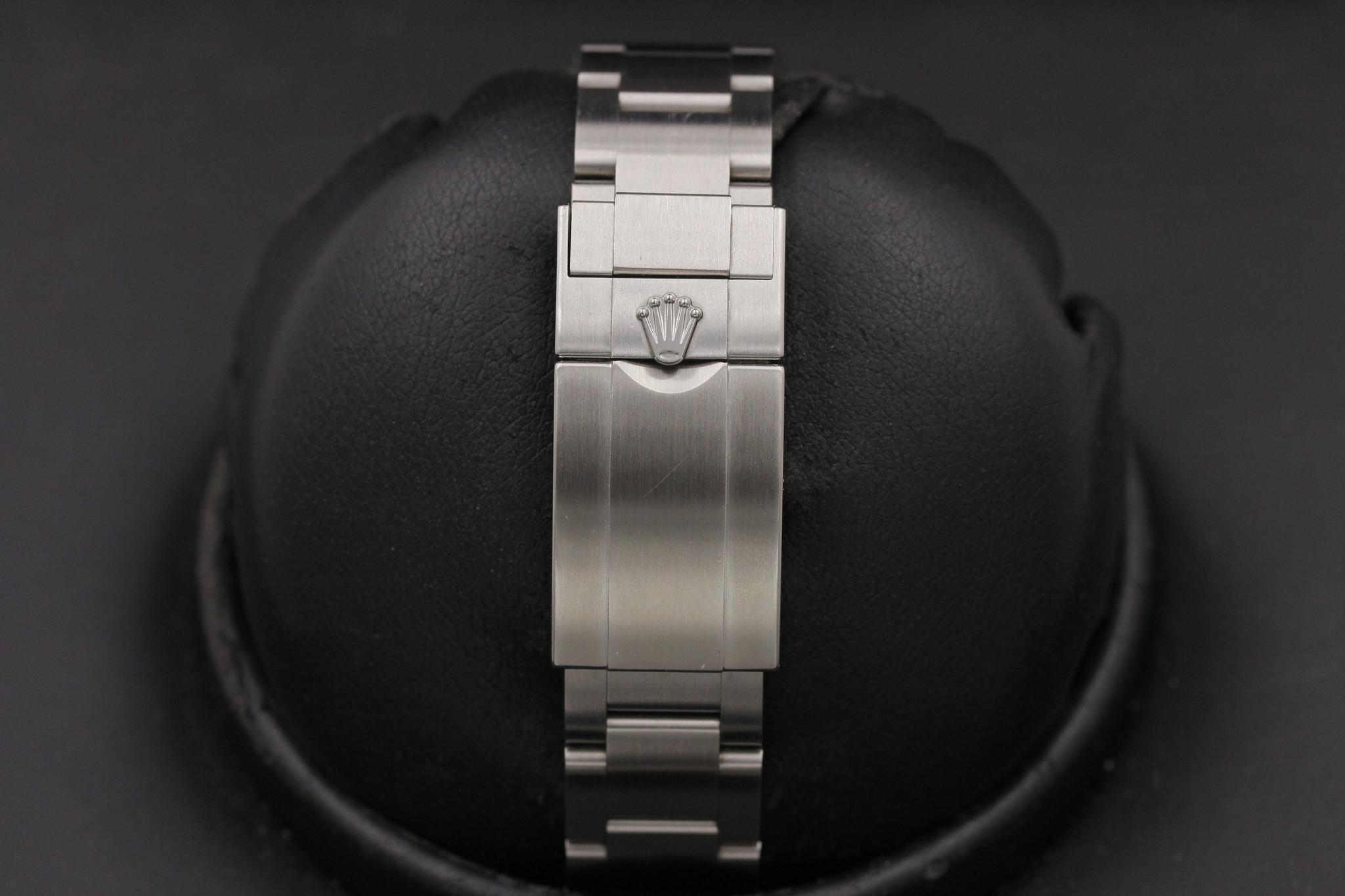 Watch Image 8