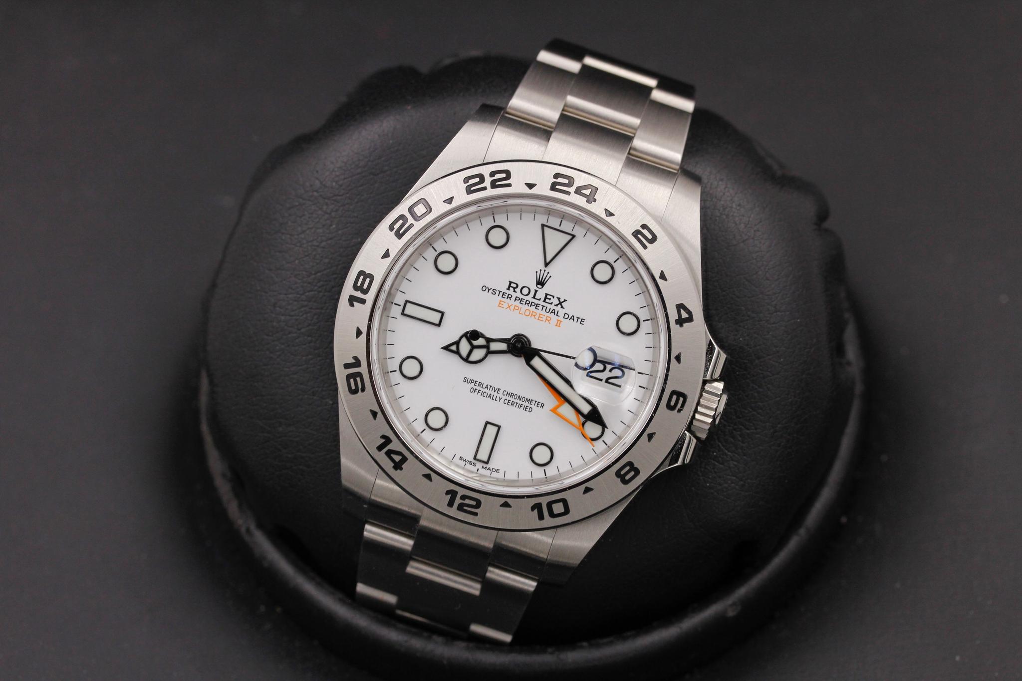 Watch Image 10