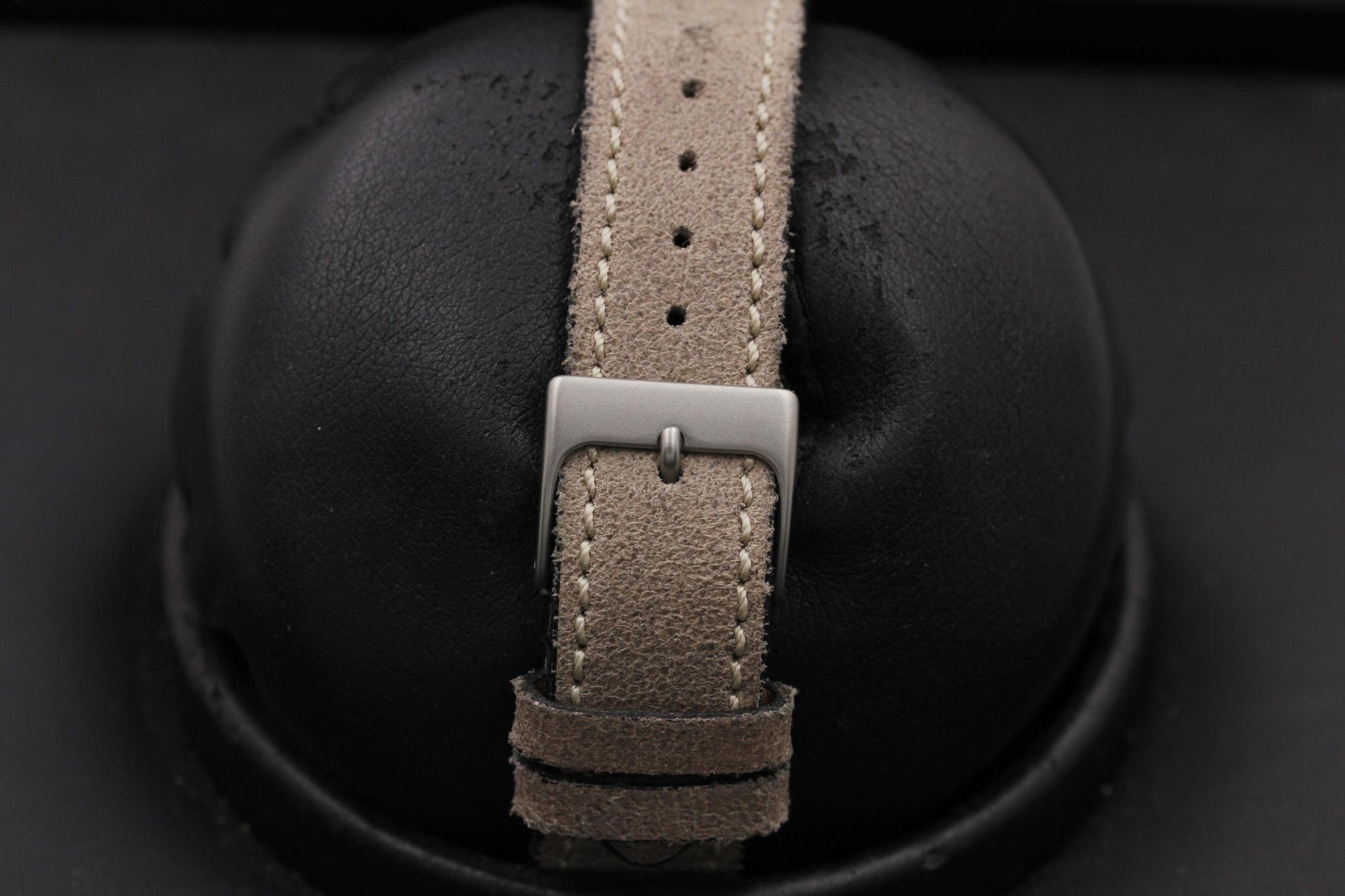 Watch Image 8
