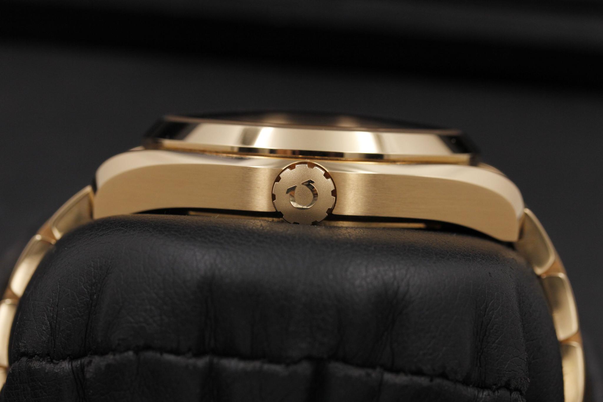 Watch Image 3