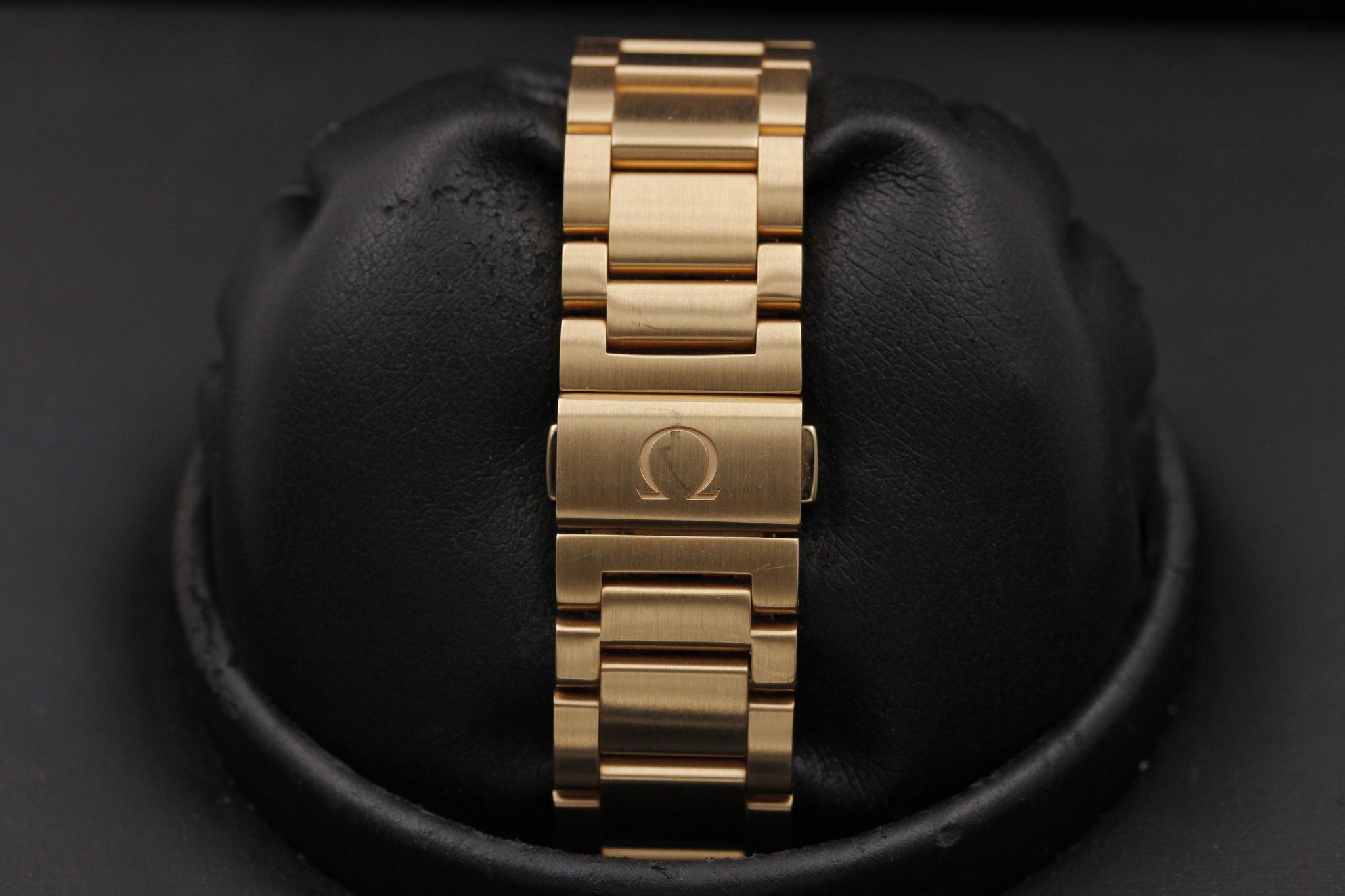 Watch Image 8