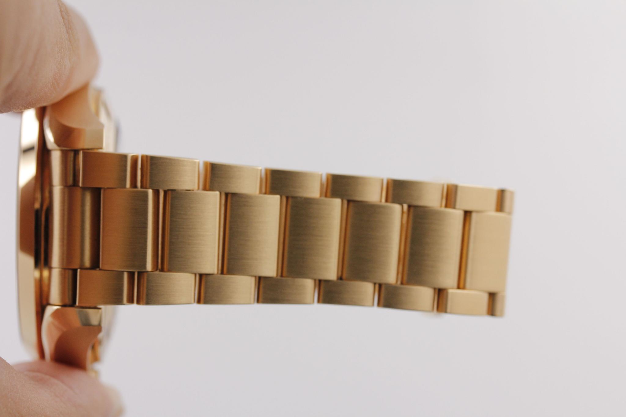 Watch Image 9