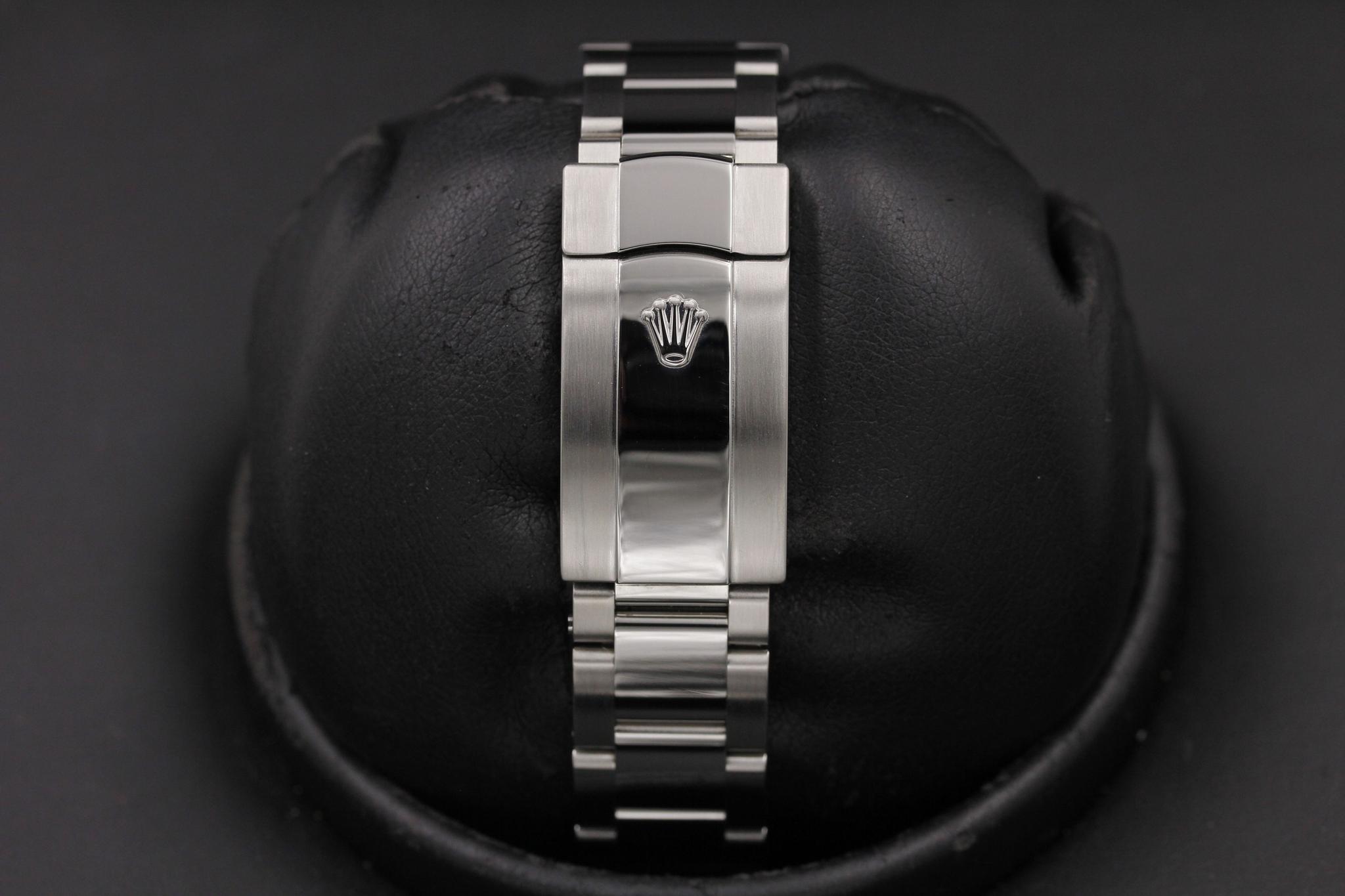 Watch Image 7