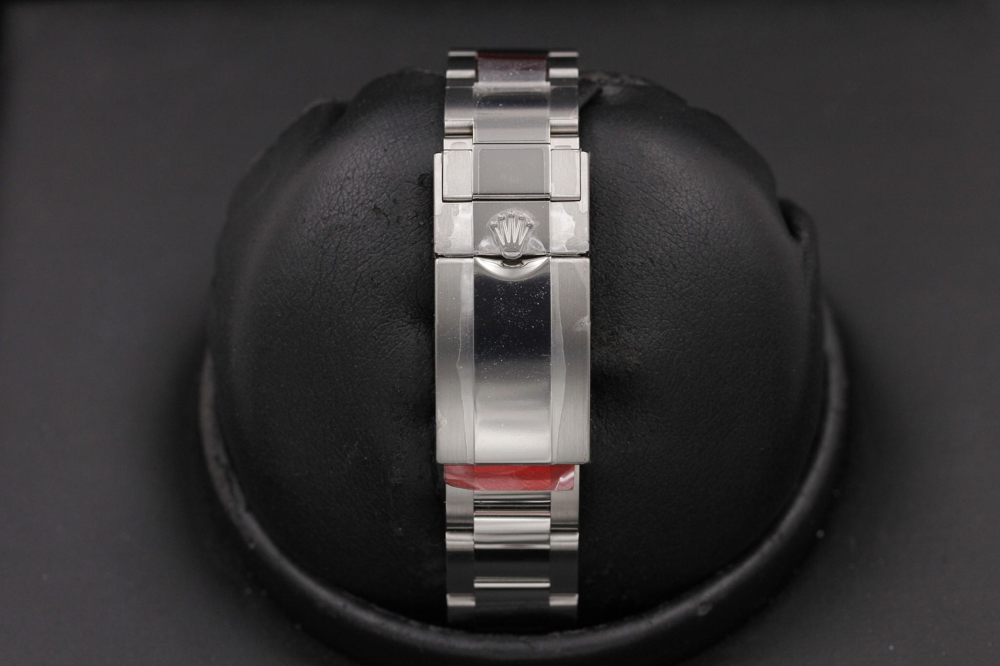 Watch Image 8