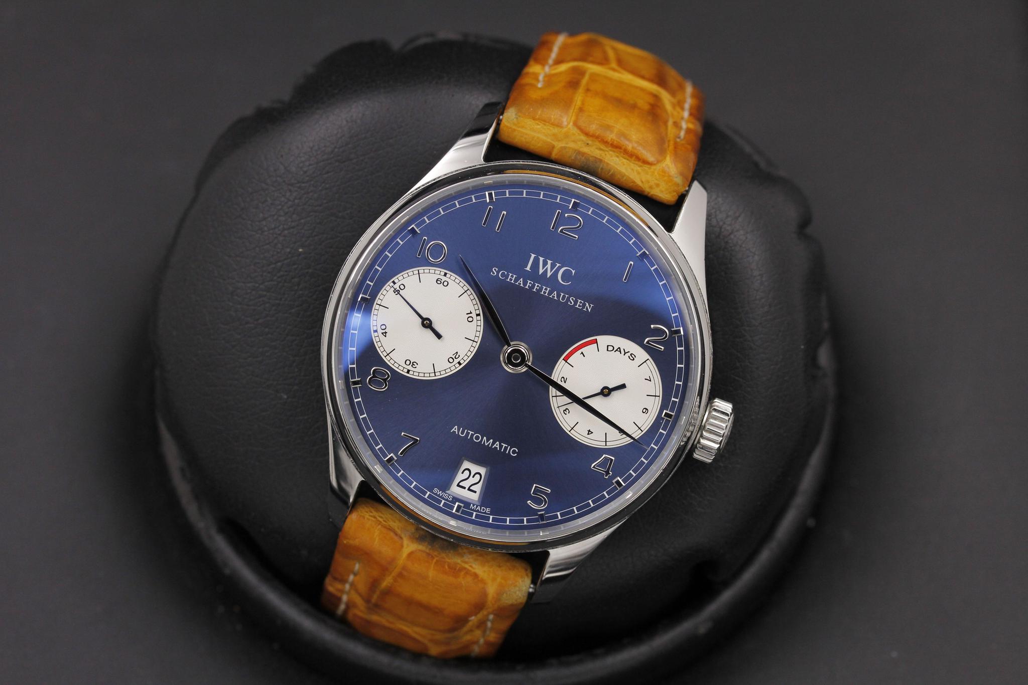 Watch Image 10