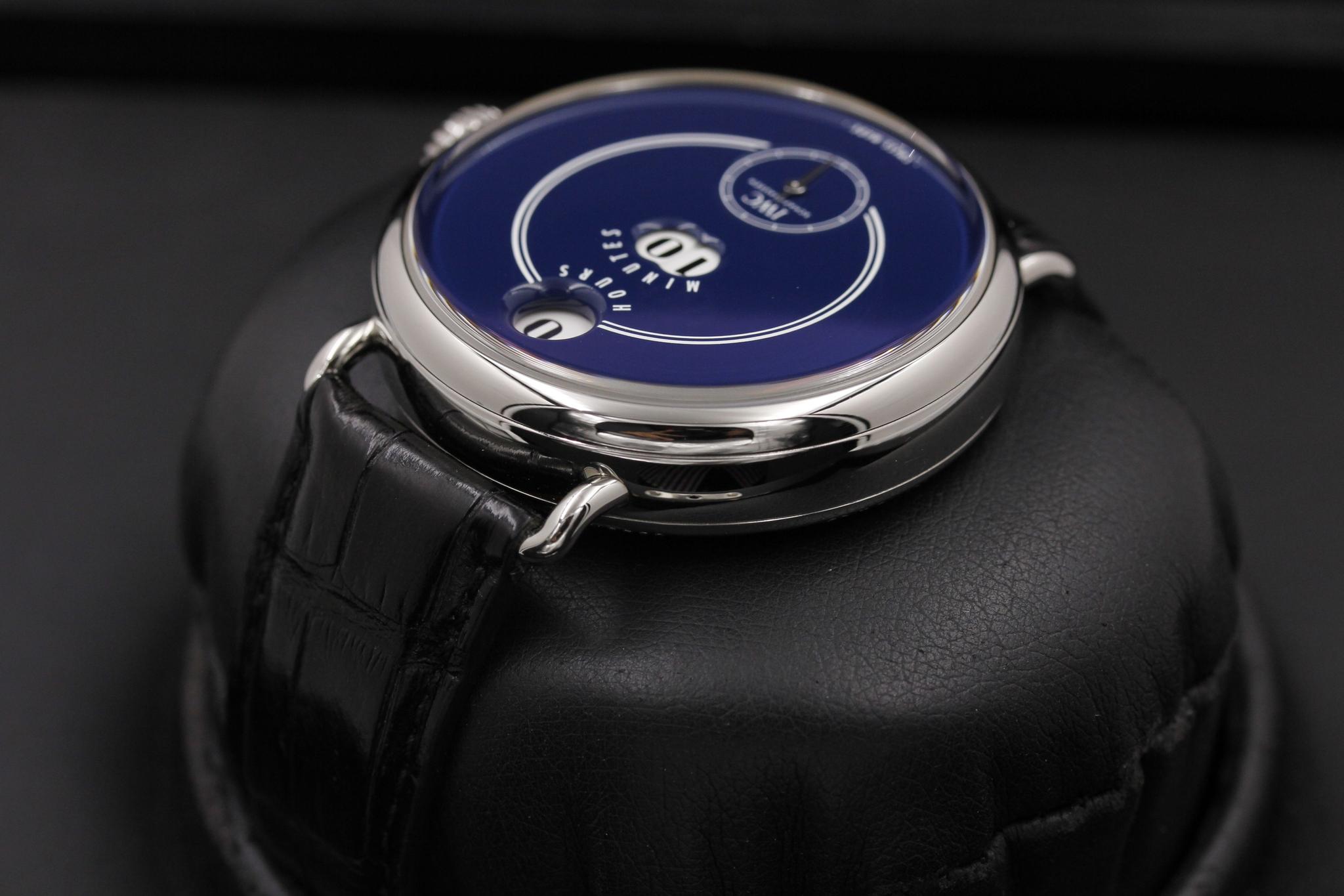 Watch Image 5