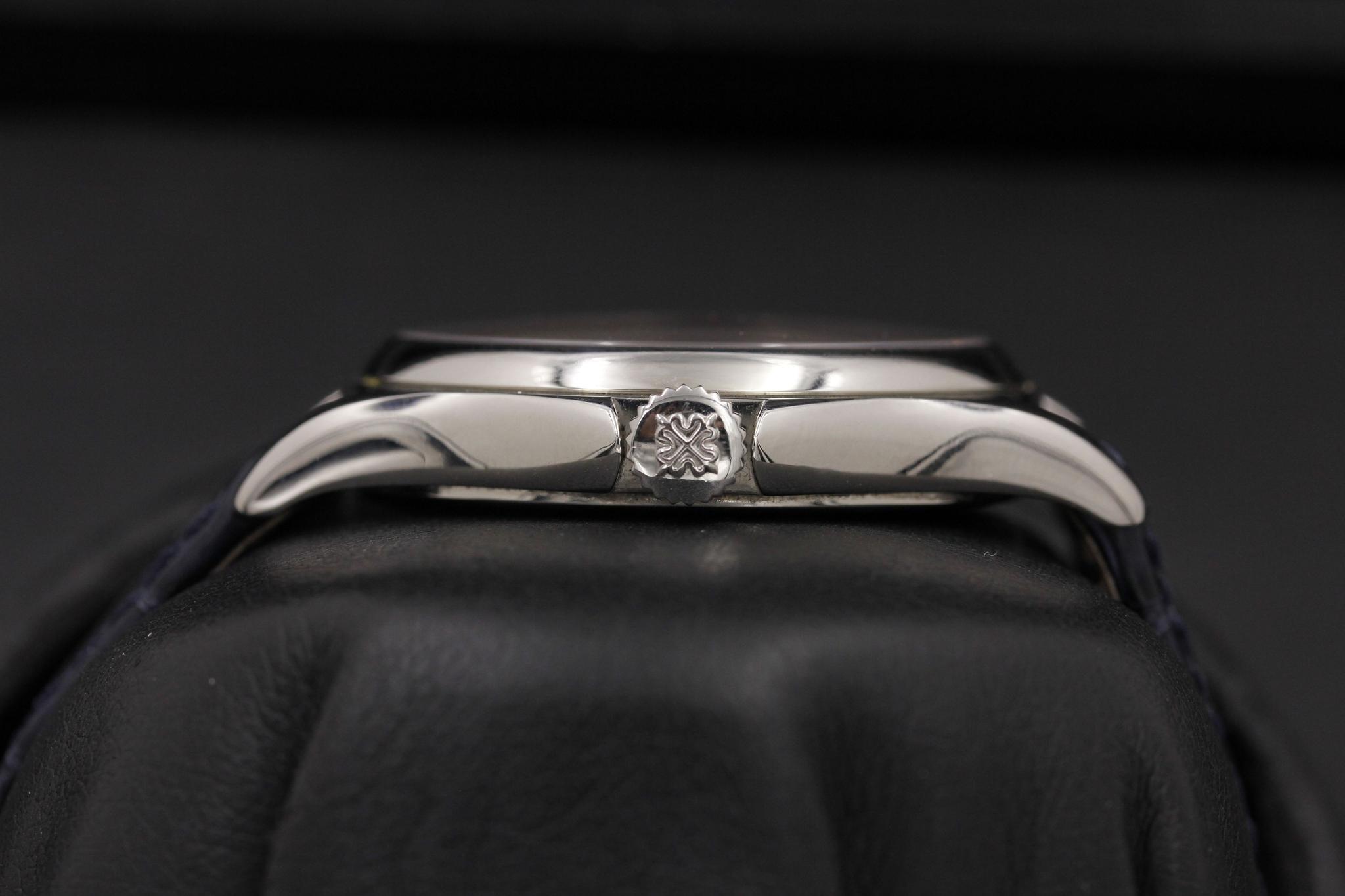 Watch Image 3