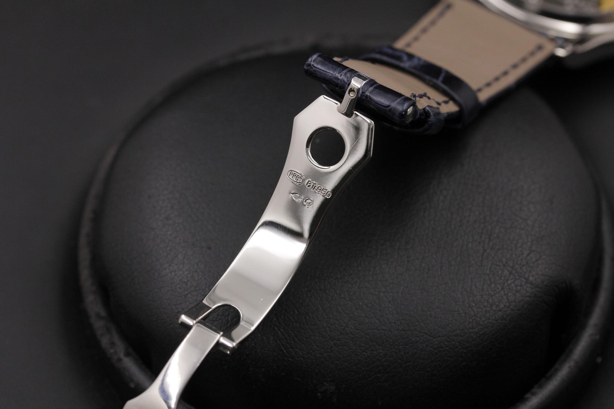 Watch Image 10
