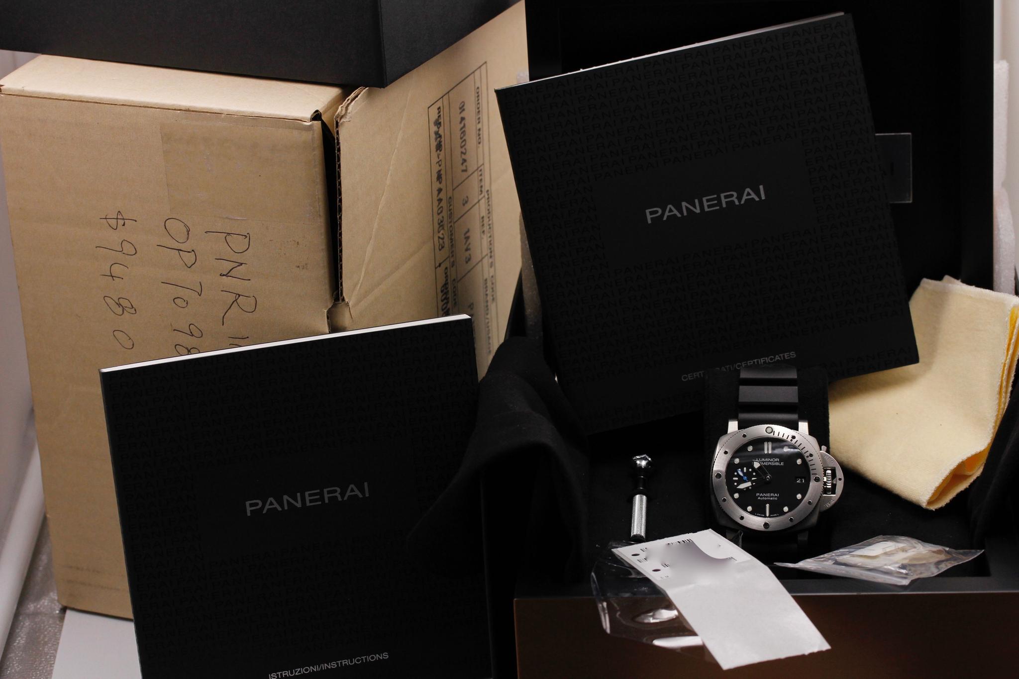 Watch Image 12
