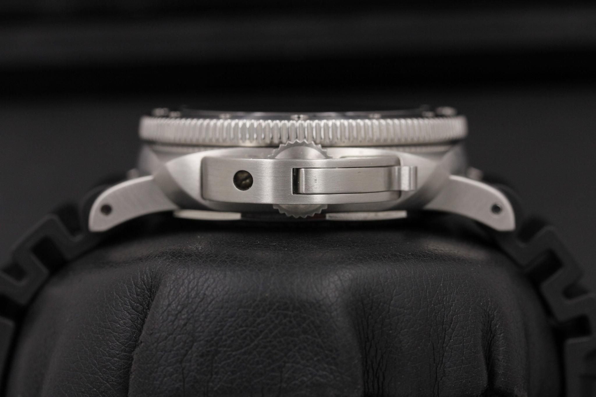 Watch Image 3