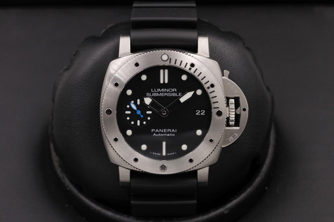 Panerai Luminor Submersible Pam 682