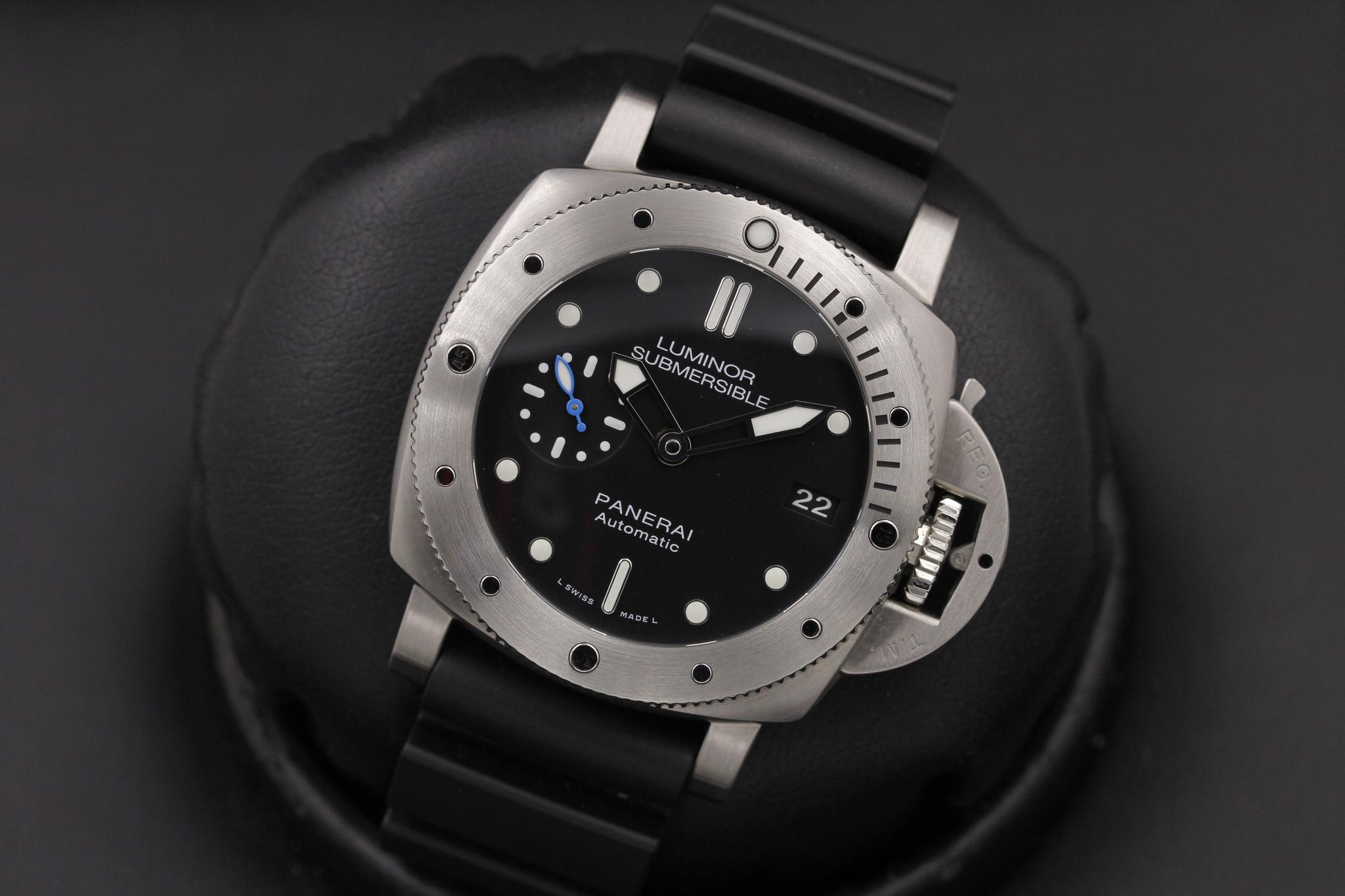 Watch Image 10