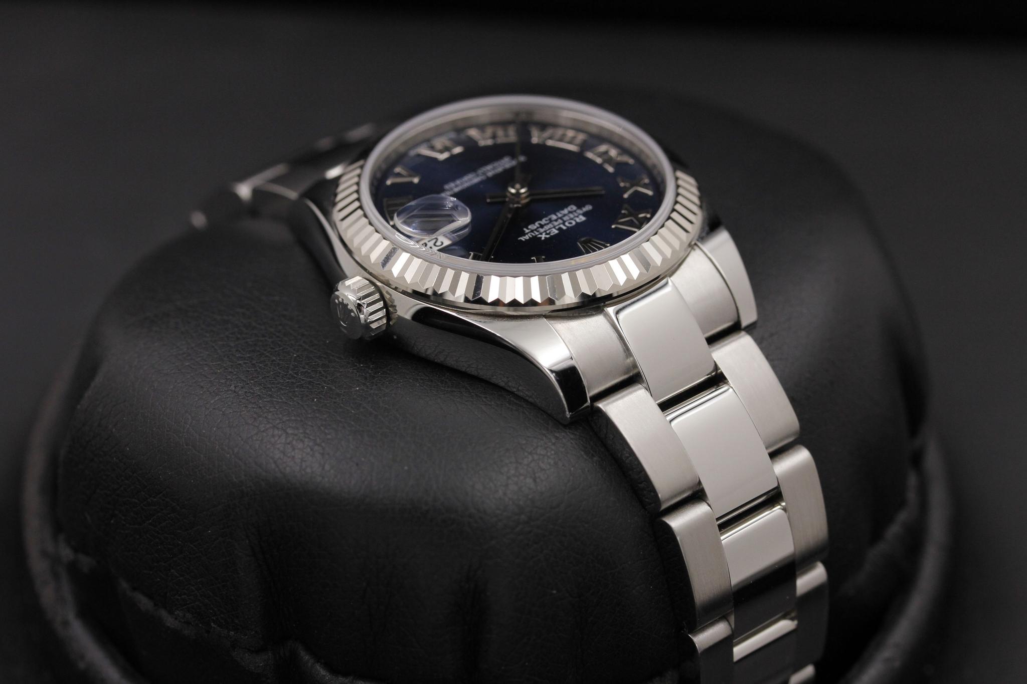 Watch Image 4