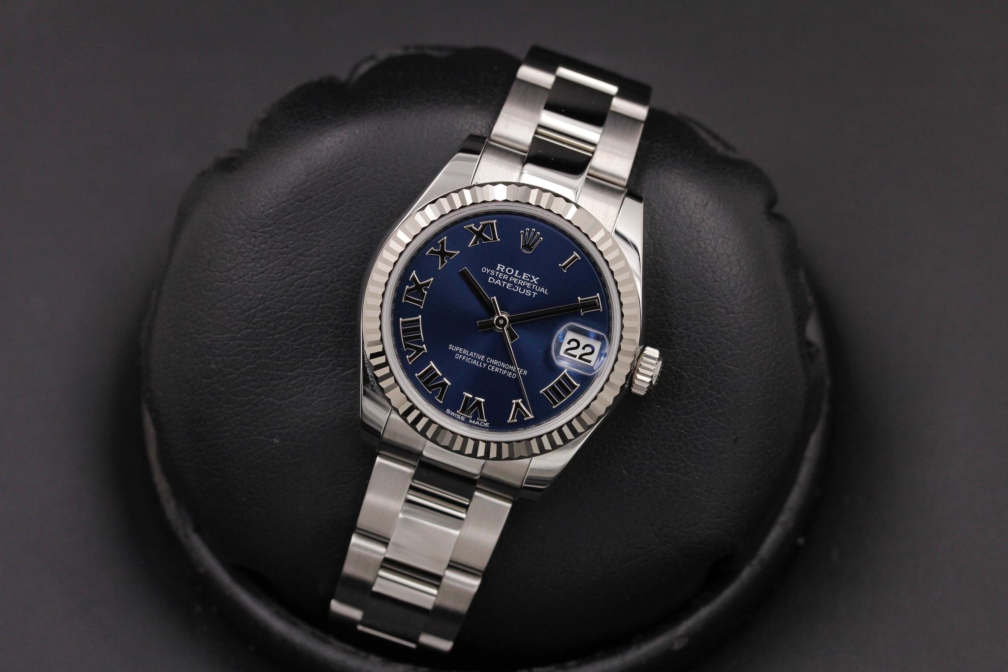 Watch Image 10