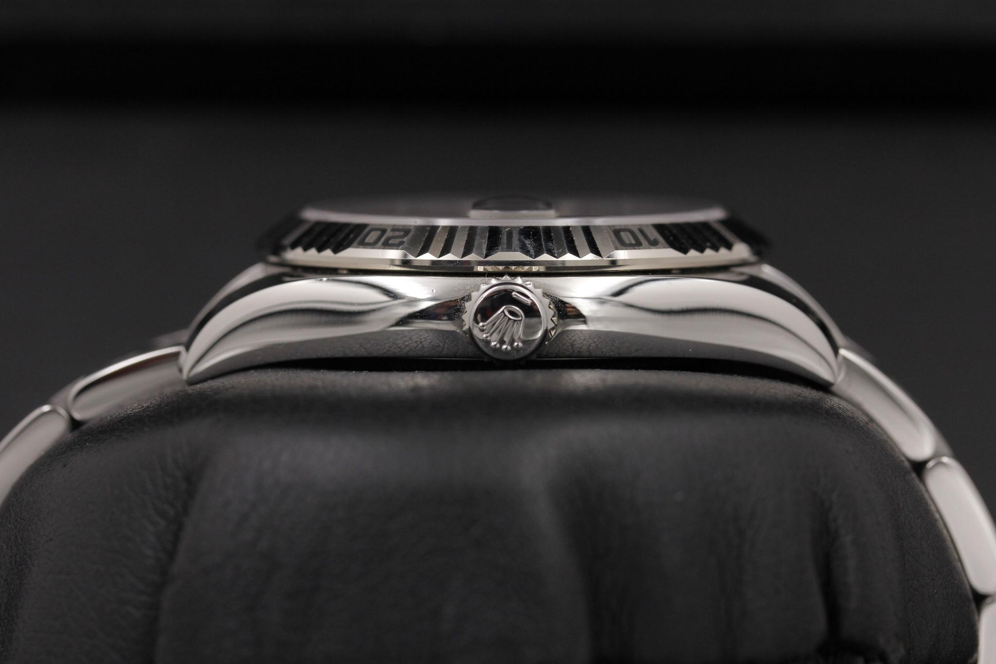 Watch Image 3
