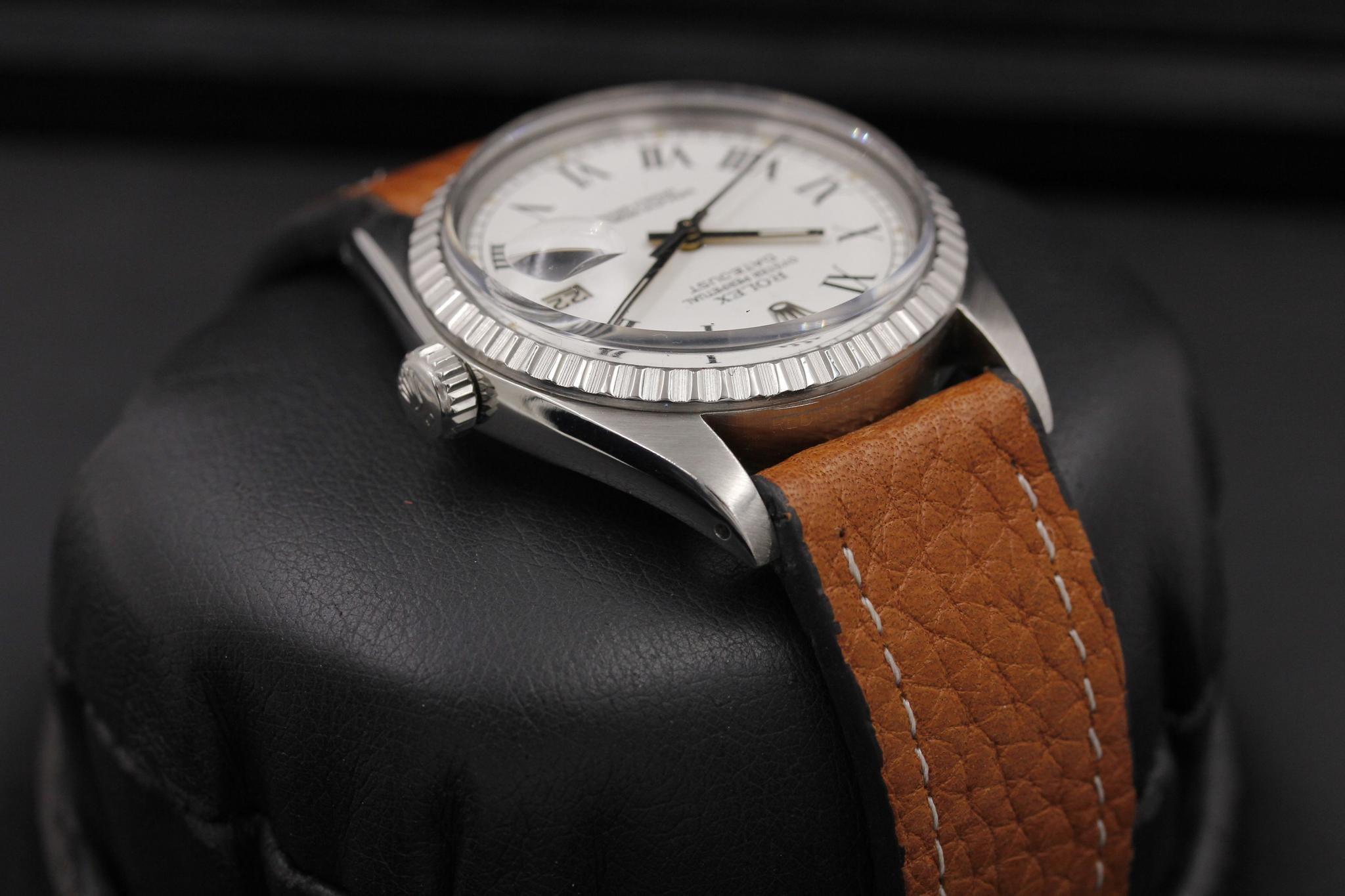 Watch Image 5