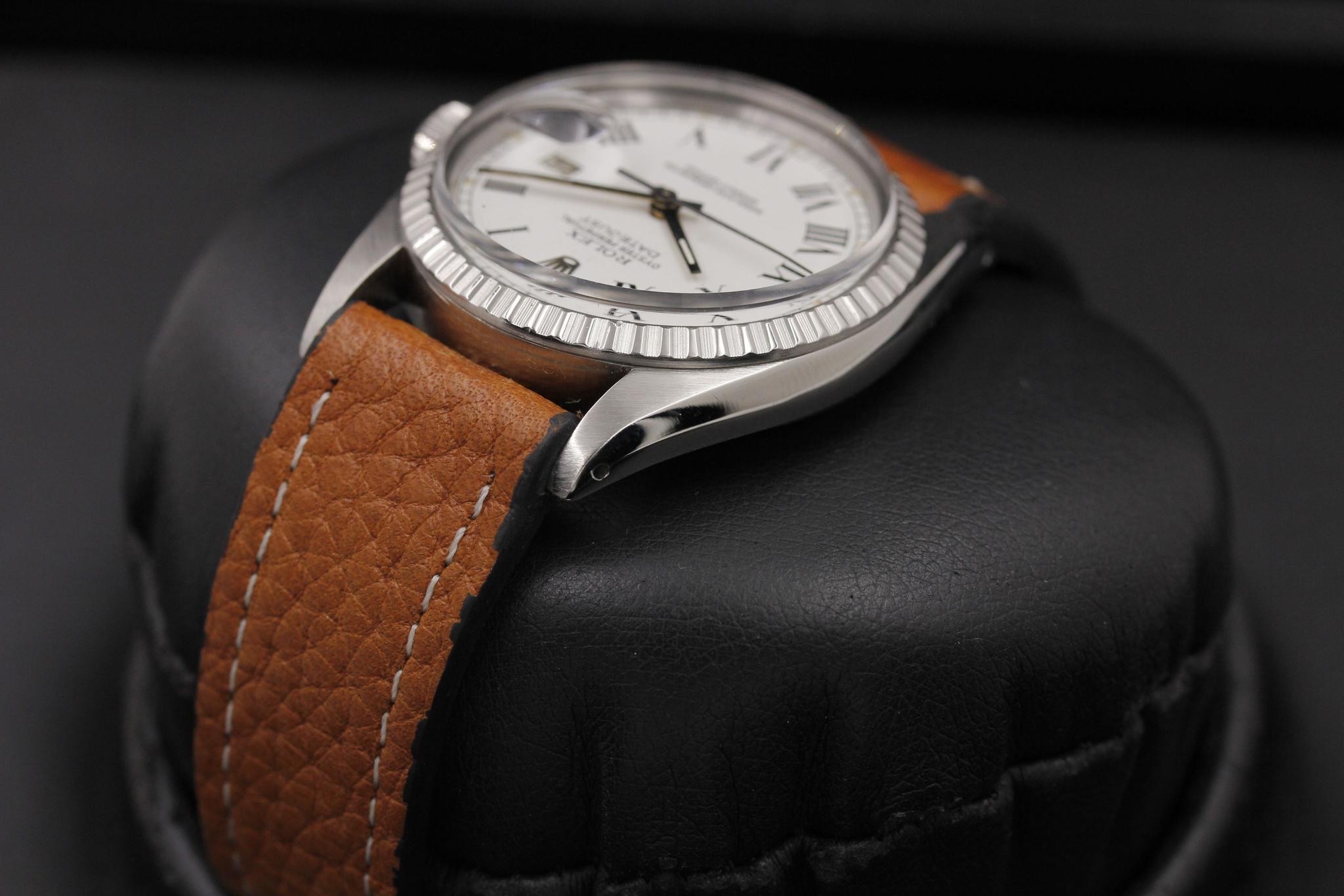 Watch Image 6