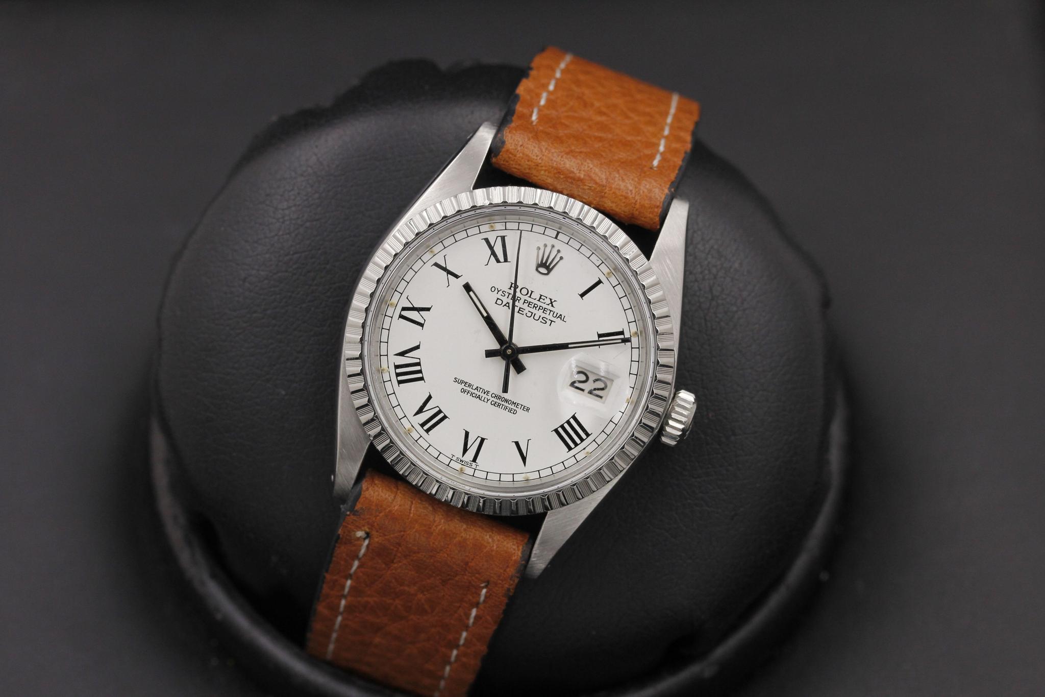 Watch Image 10