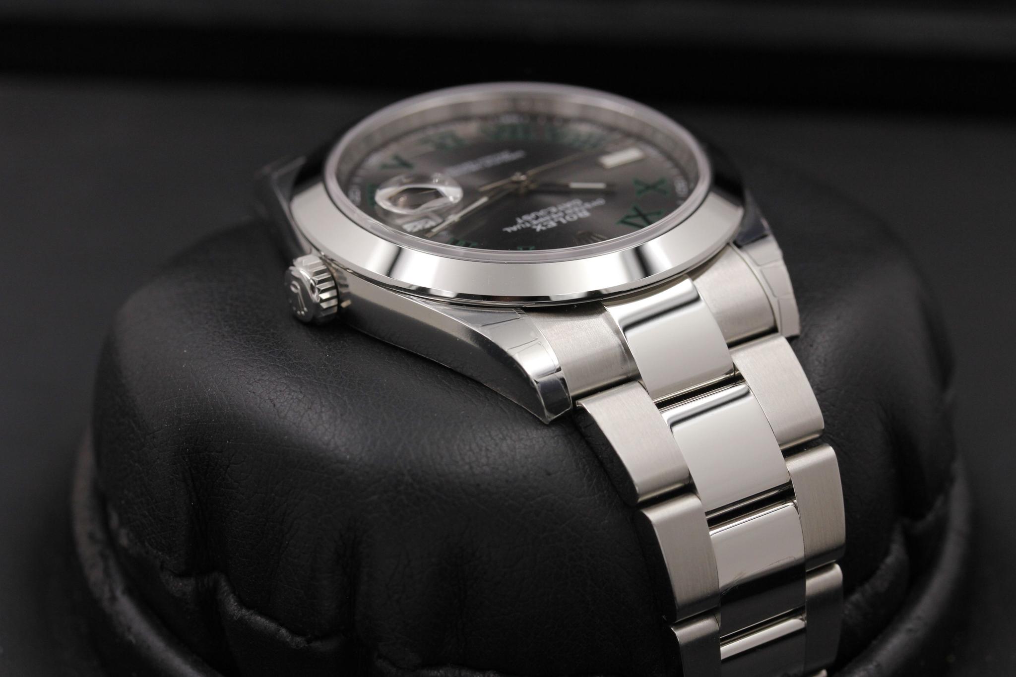 Watch Image 4