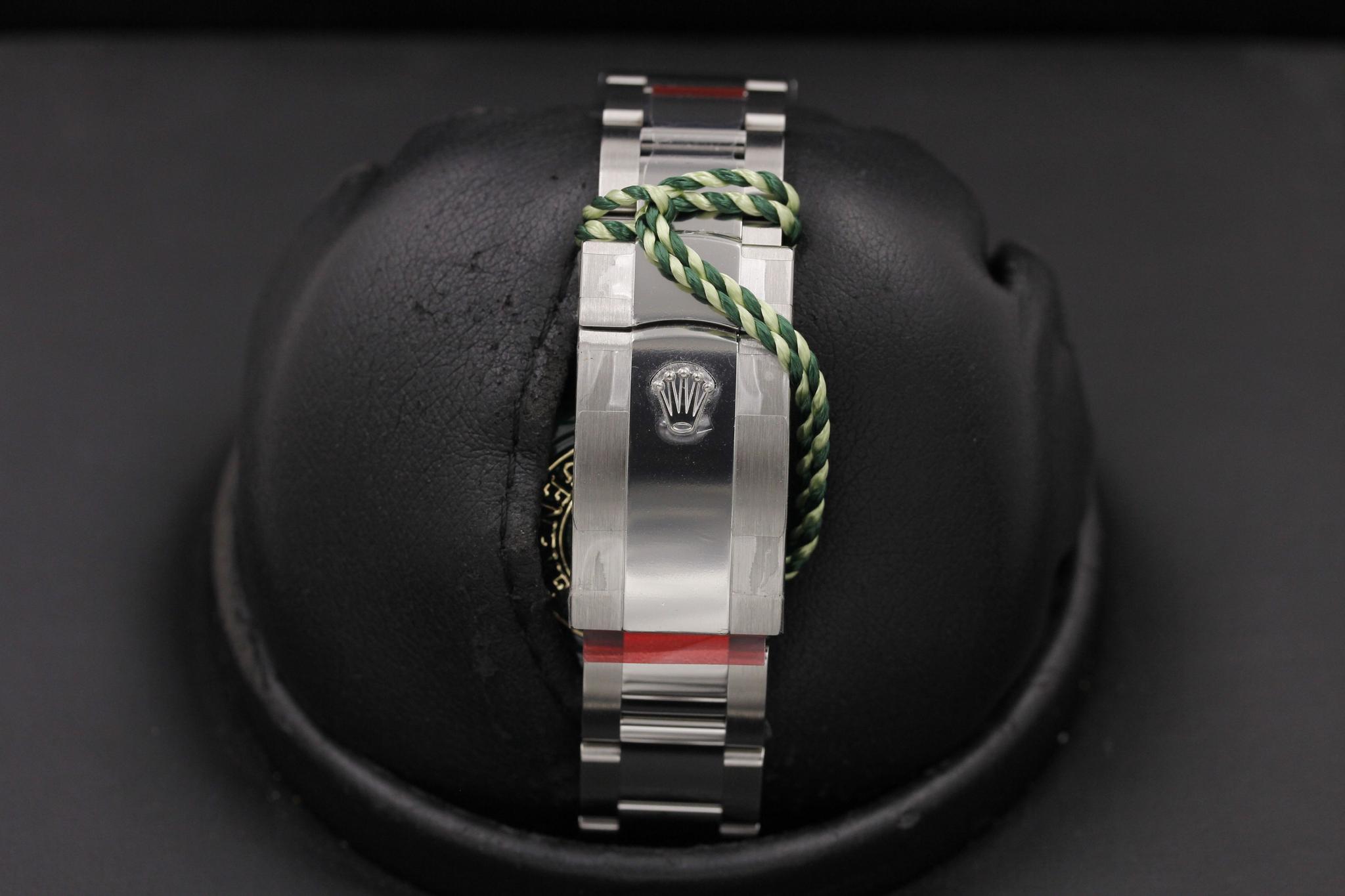 Watch Image 8